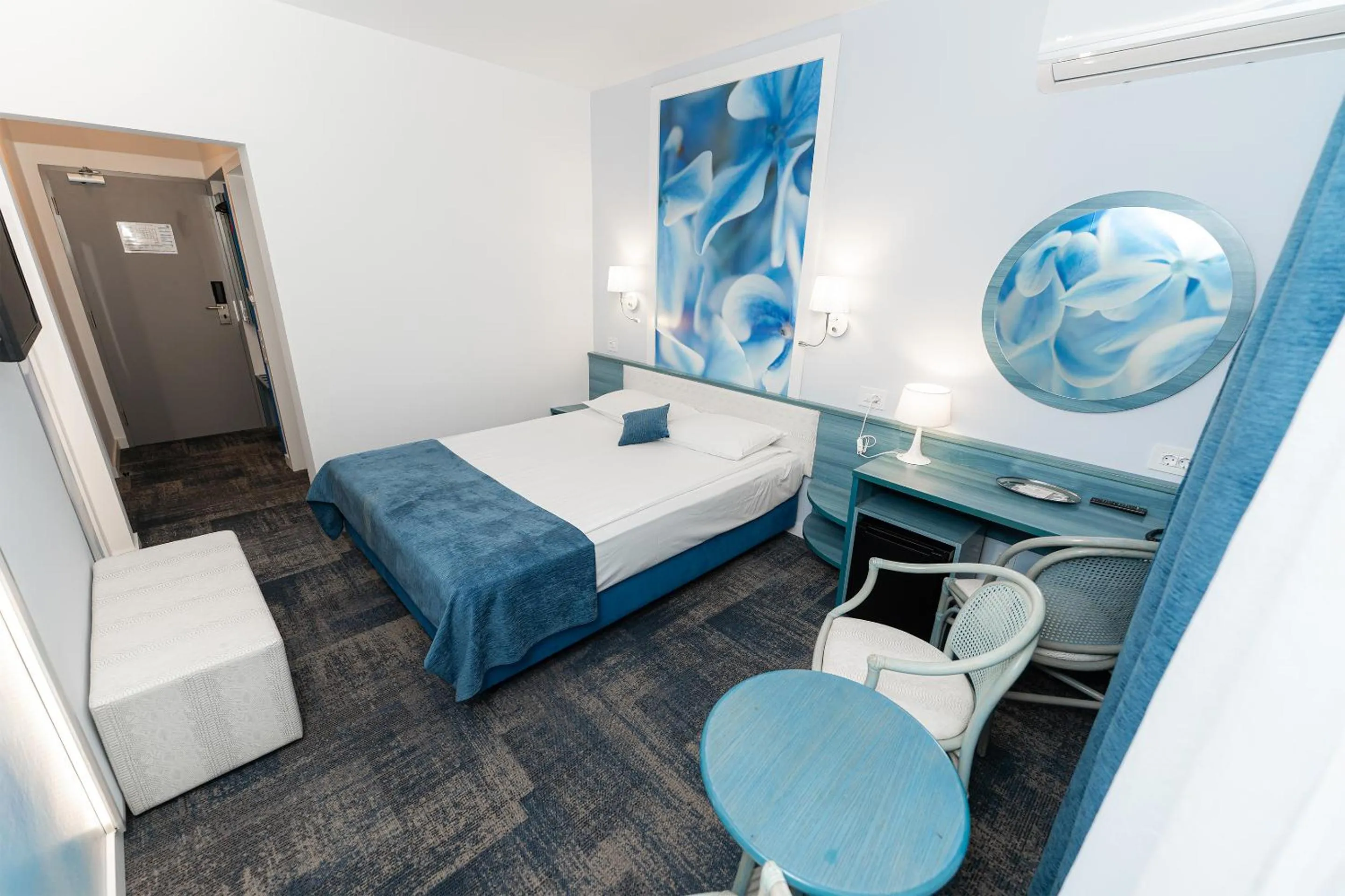 Photo of the whole room, Bed in MyContinental Suceava