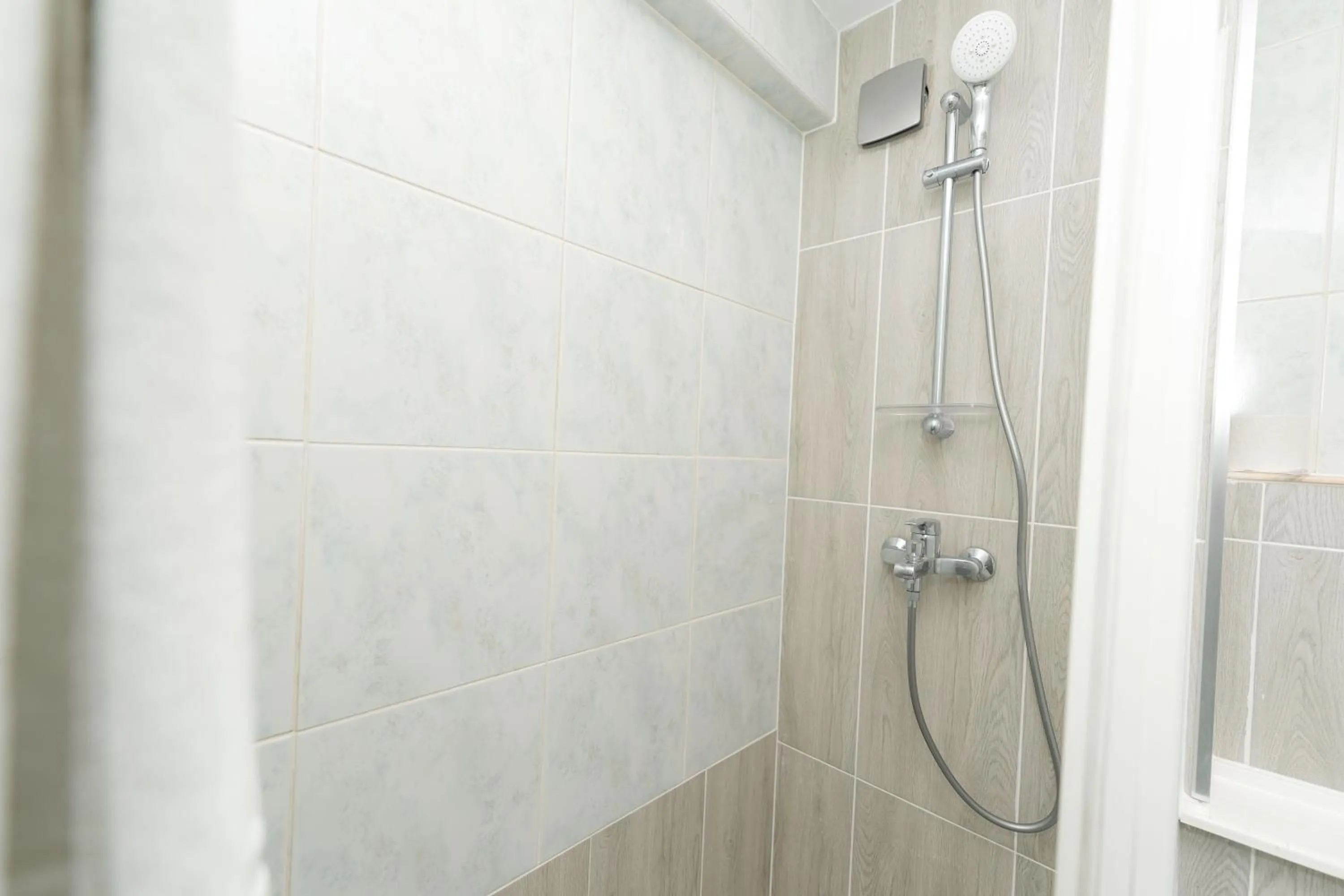 Shower in MyContinental Suceava