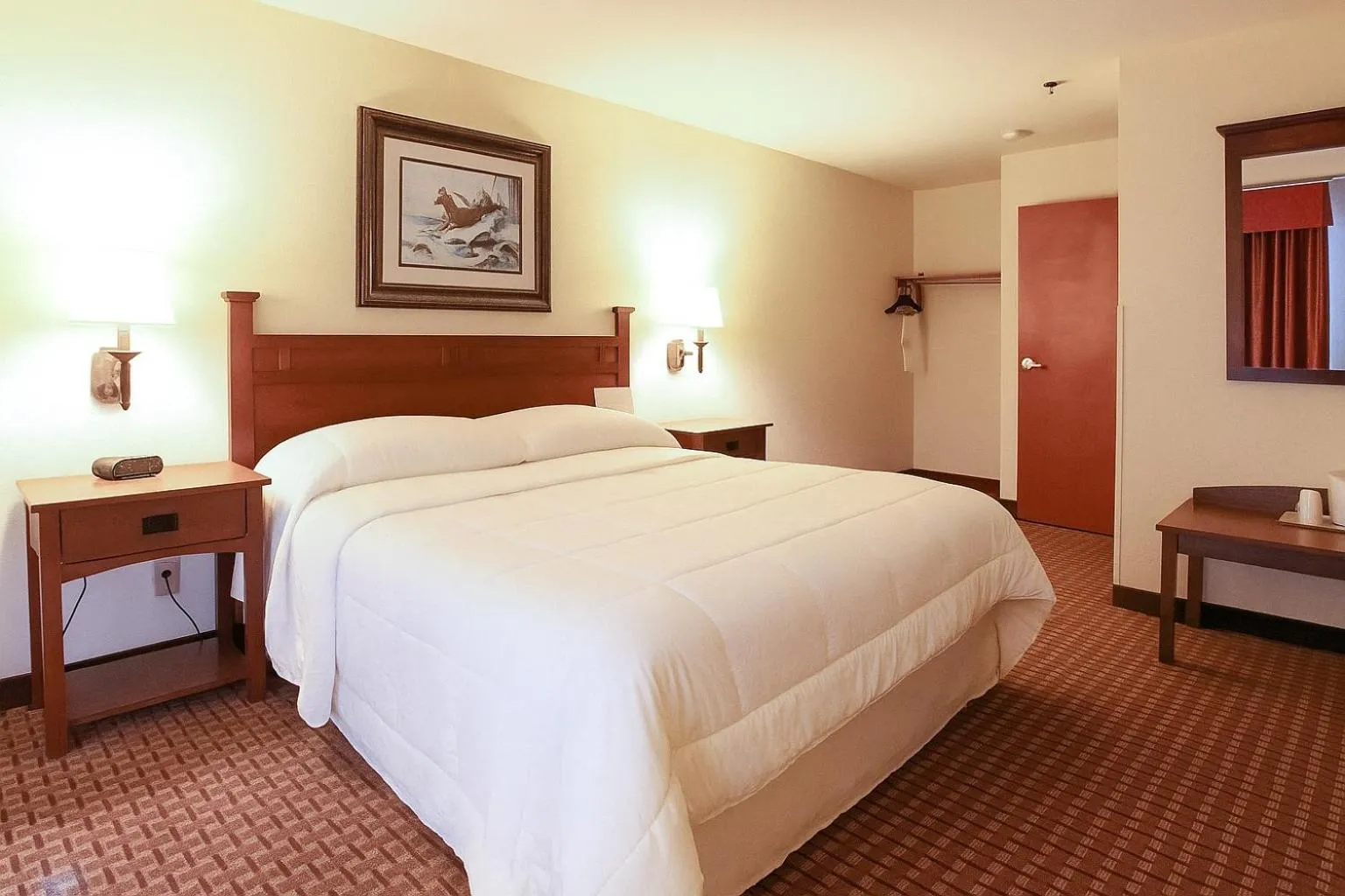 Bed in Mountain Inn & Suites Airport - Hendersonville