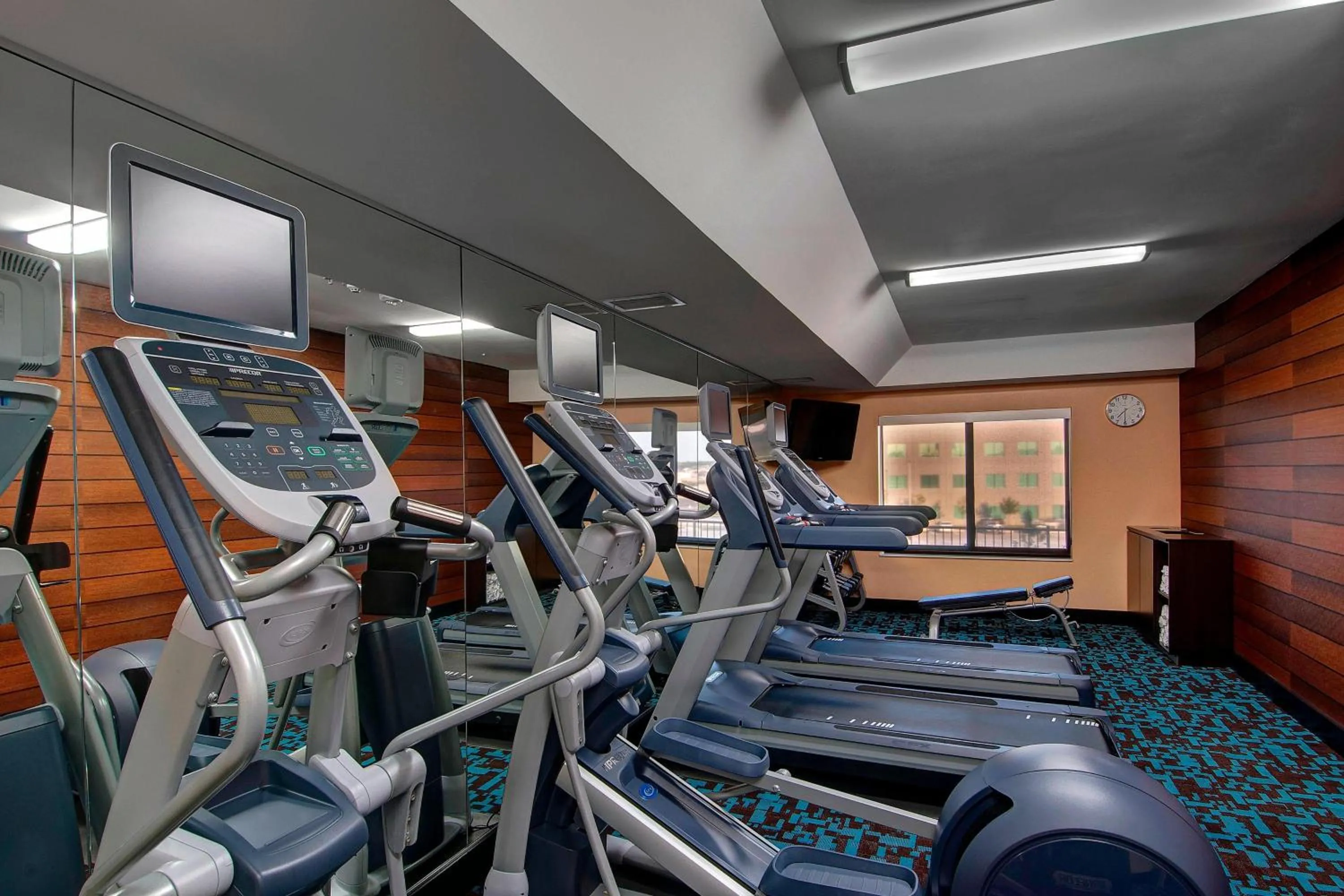 Fitness centre/facilities in Fairfield Inn & Suites by Marriott Fort Worth I-30 West Near NAS JRB