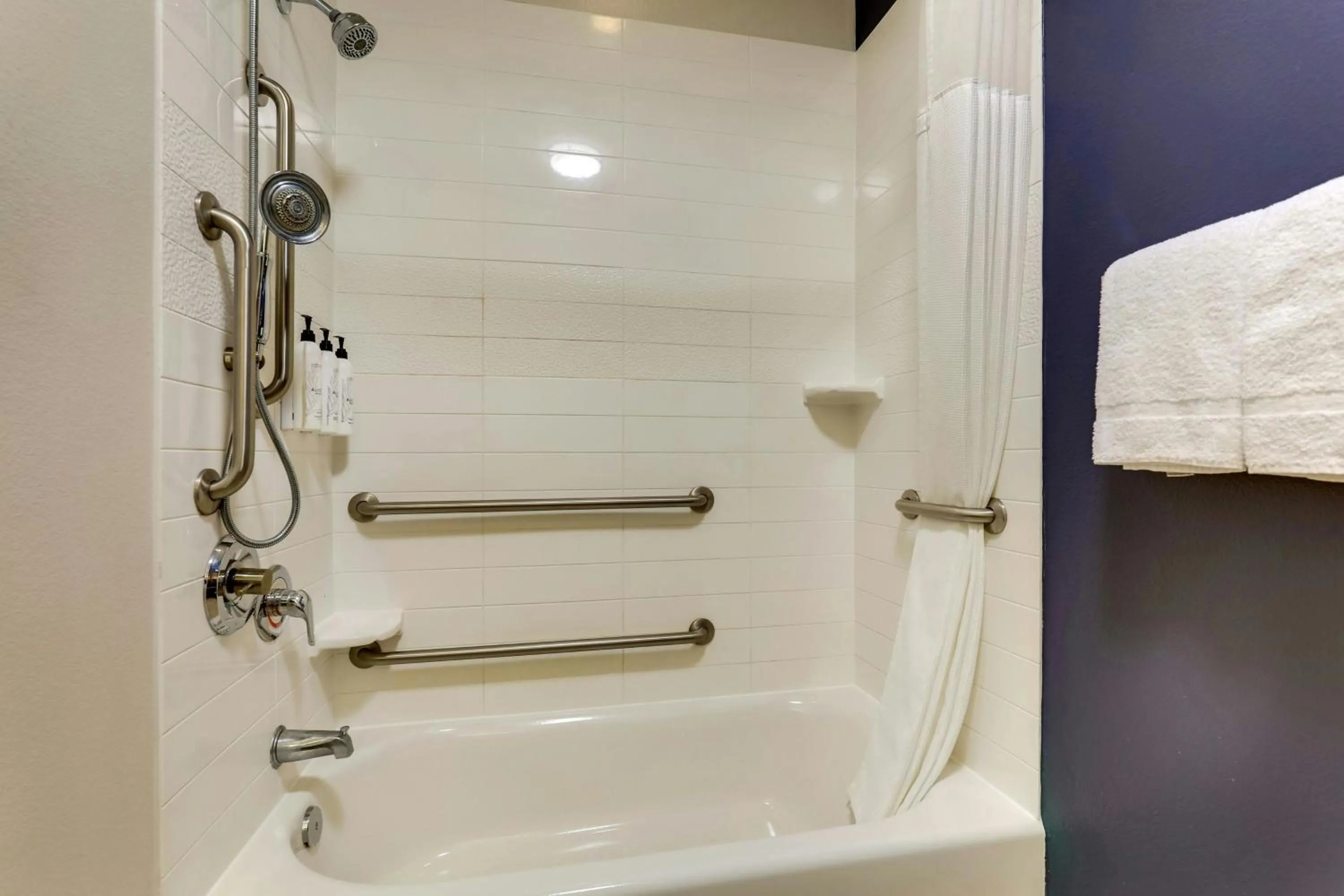 Photo of the whole room in Fairfield Inn & Suites by Marriott Fort Worth I-30 West Near NAS JRB