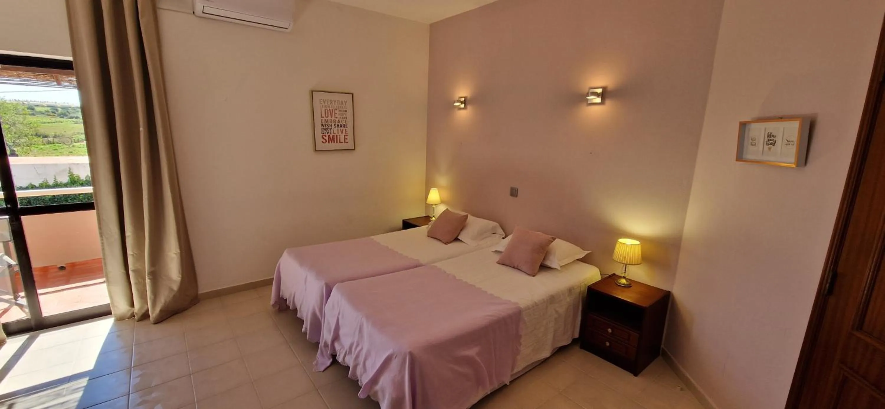 Bedroom, Bed in Casa Rosa Montes