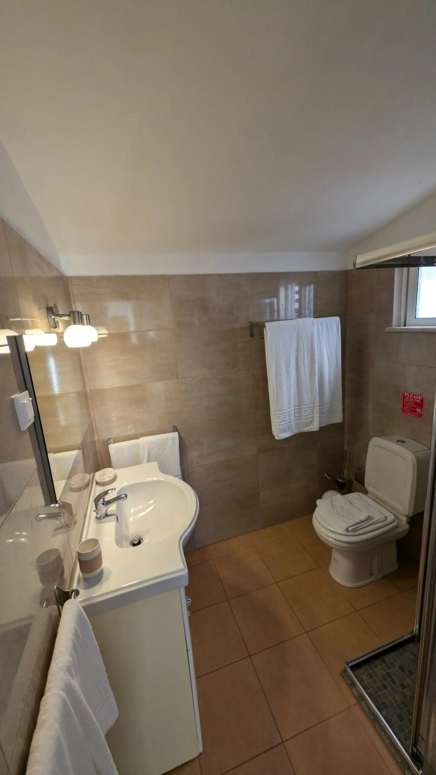 Toilet in Casa Rosa Montes