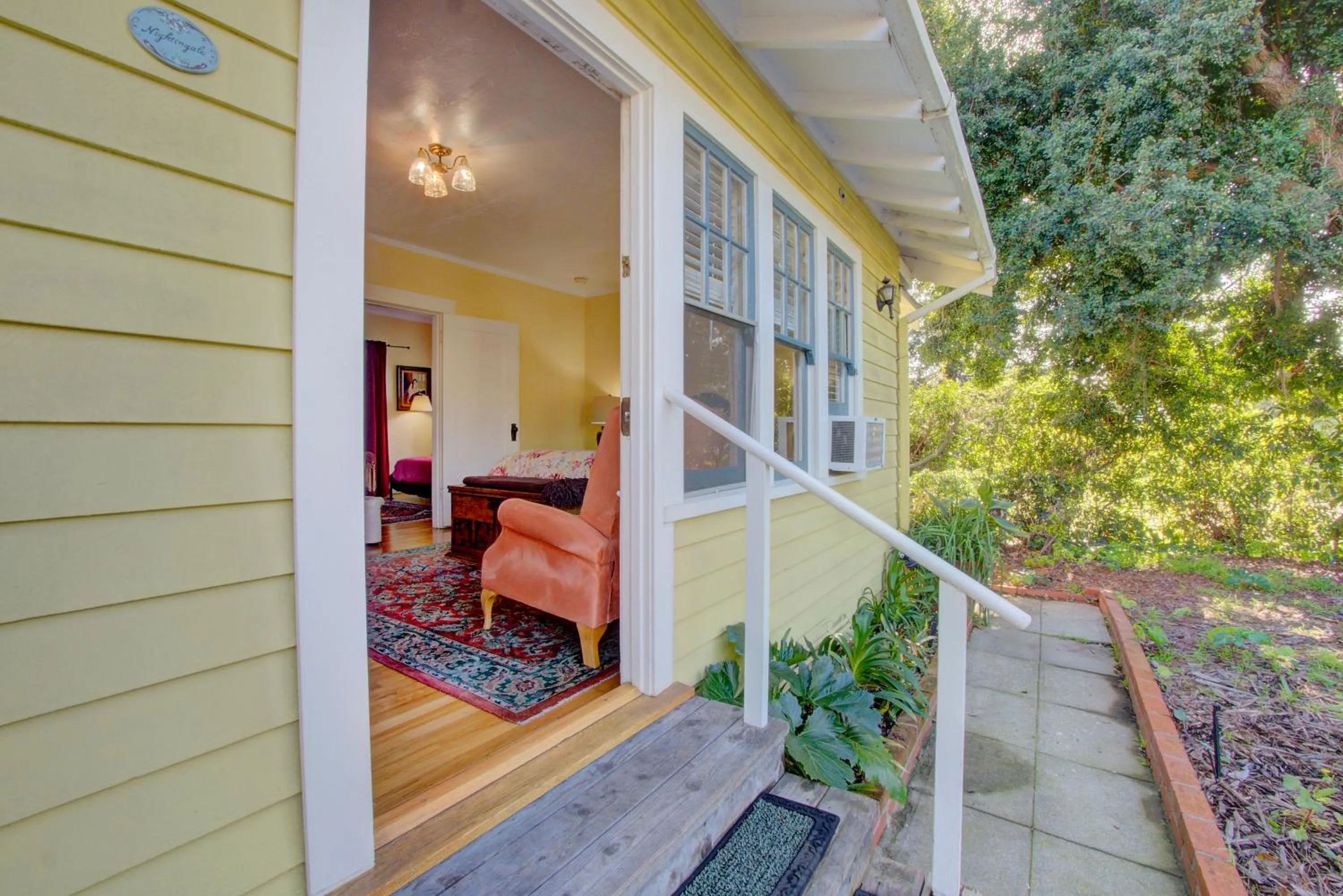 Facade/entrance in Secret Garden Inn & Cottages