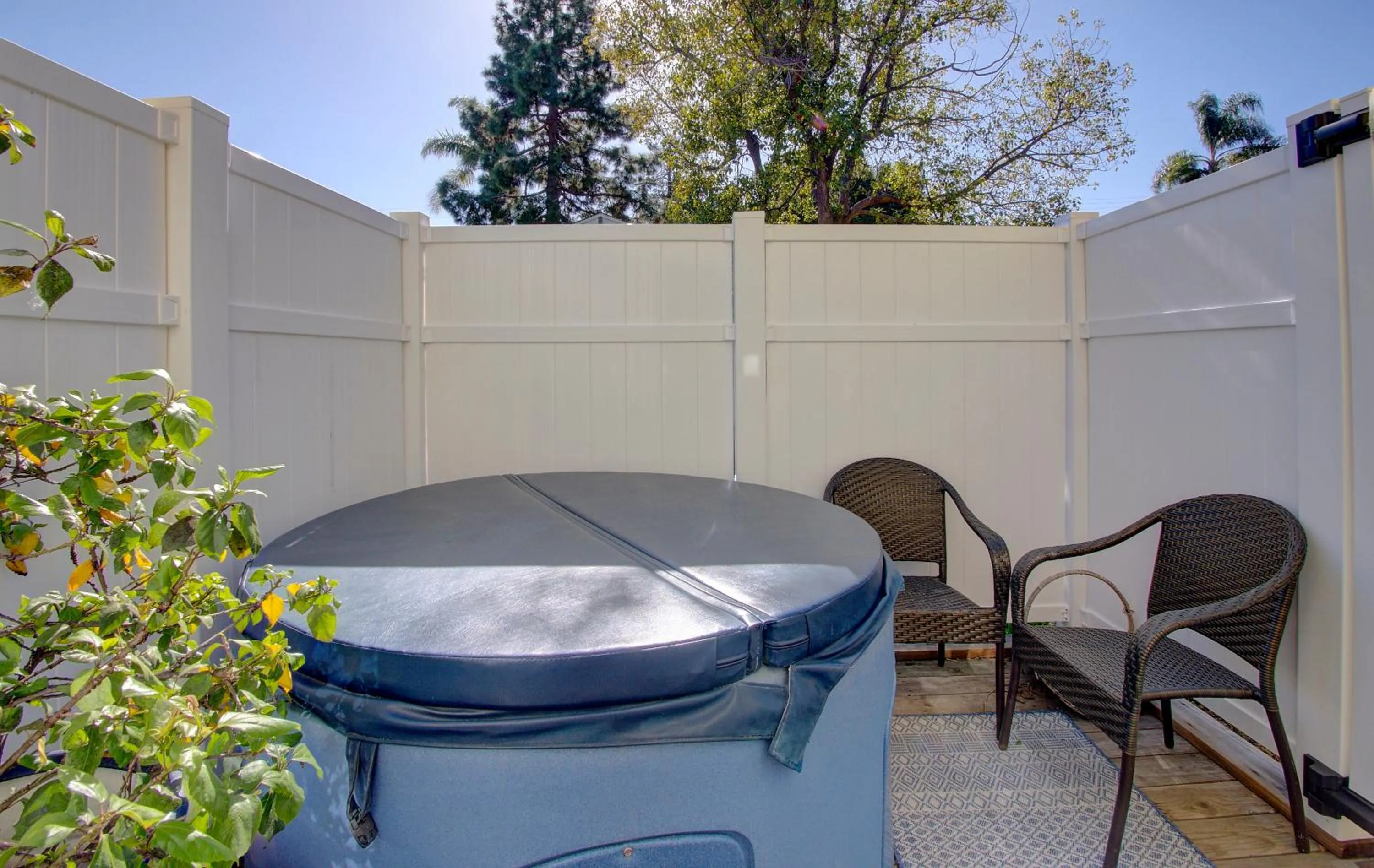 Hot Tub in Secret Garden Inn & Cottages