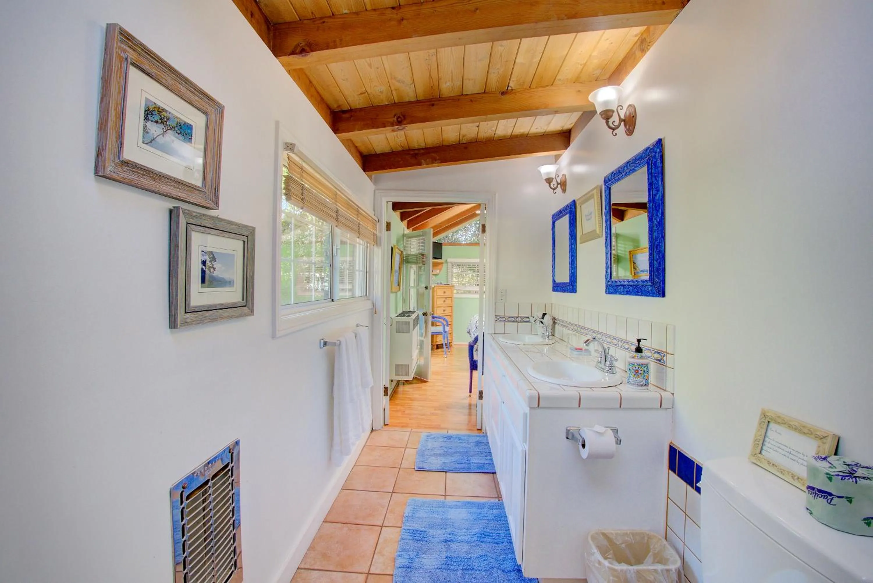 Bathroom in Secret Garden Inn & Cottages