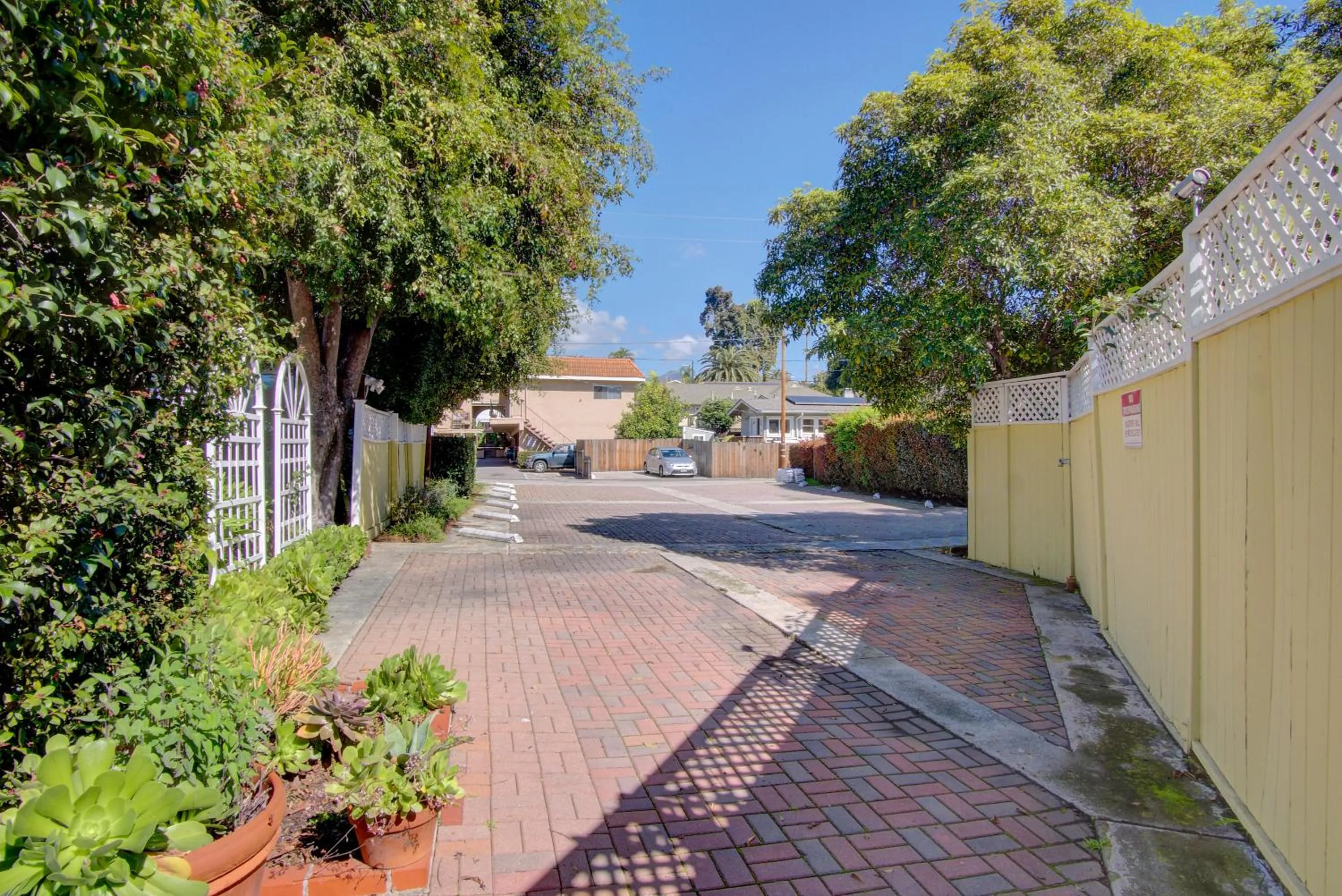 Parking in Secret Garden Inn & Cottages