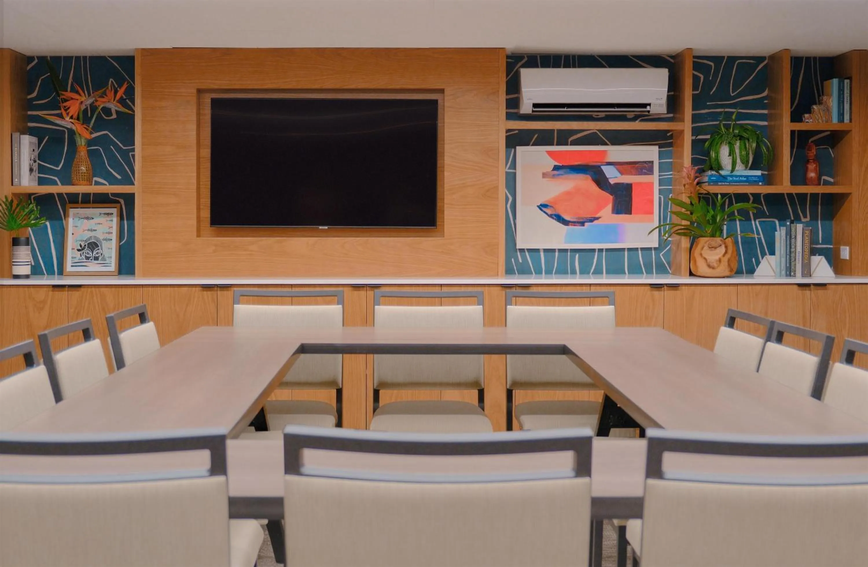 Meeting/conference room in The Ambassador of Waikiki, Tapestry Collection by Hilton