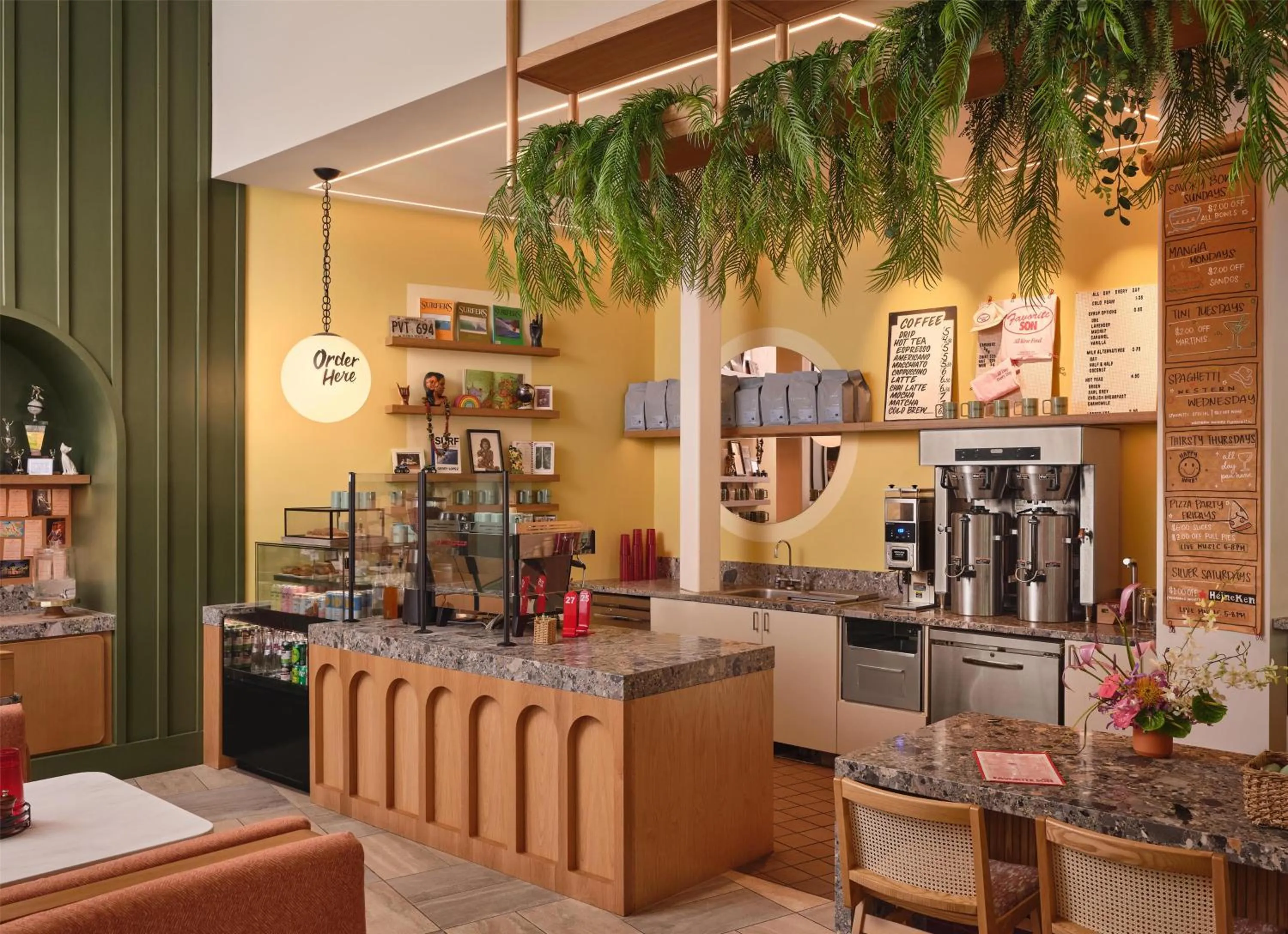 Restaurant/places to eat in The Ambassador of Waikiki, Tapestry Collection by Hilton