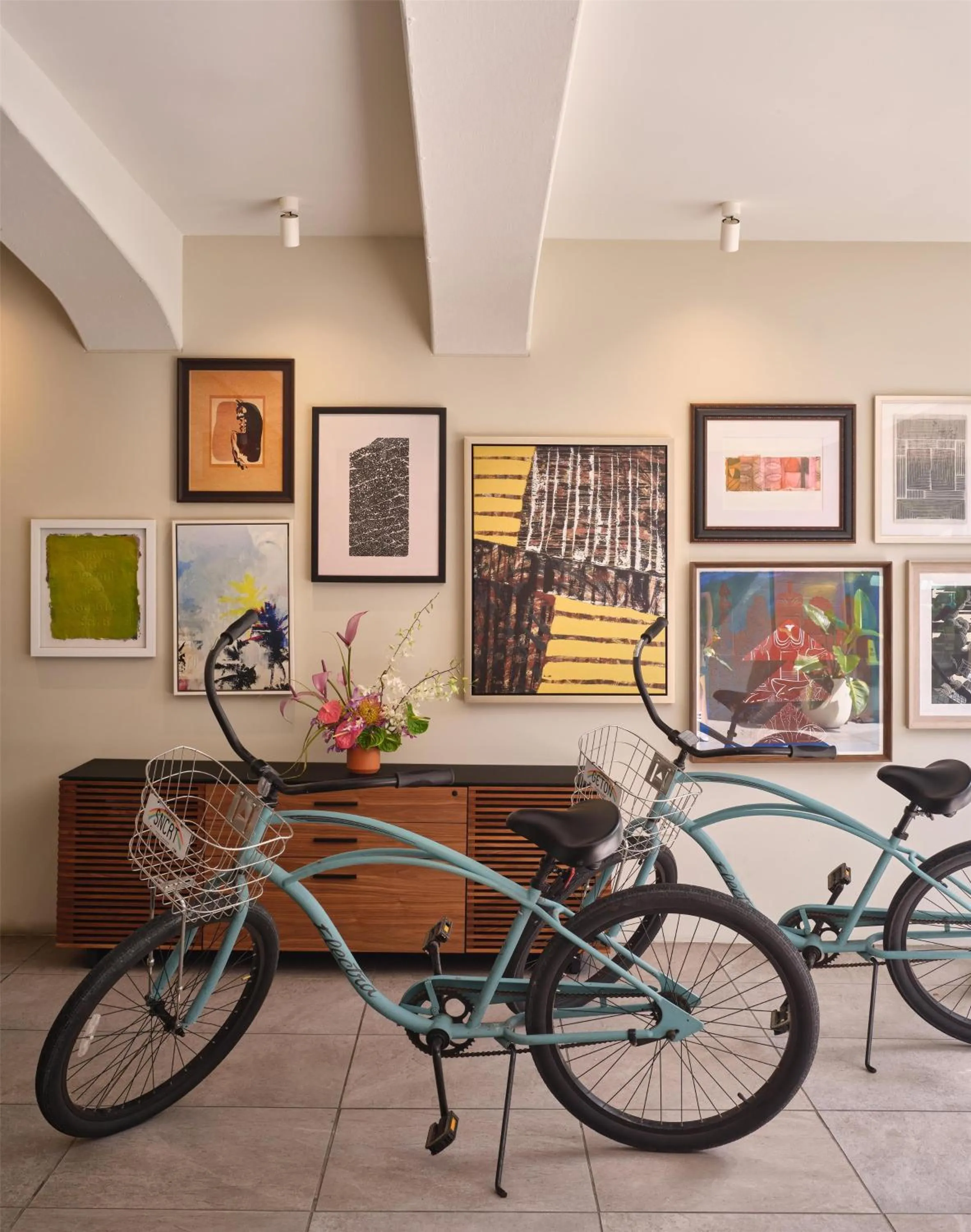 Lobby or reception in The Ambassador of Waikiki, Tapestry Collection by Hilton