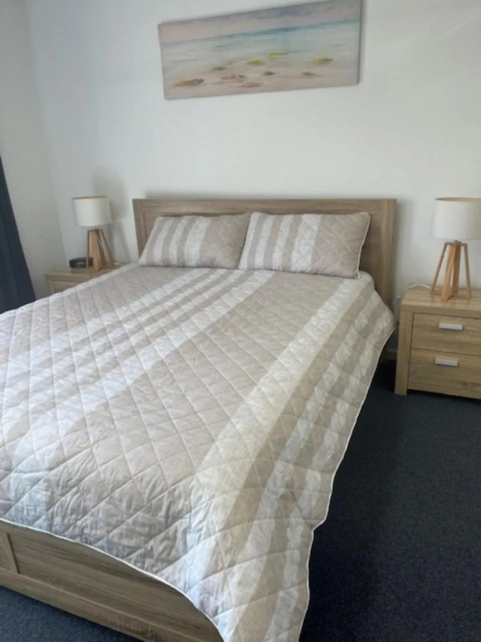 Bedroom, Bed in Sea Mist Palms