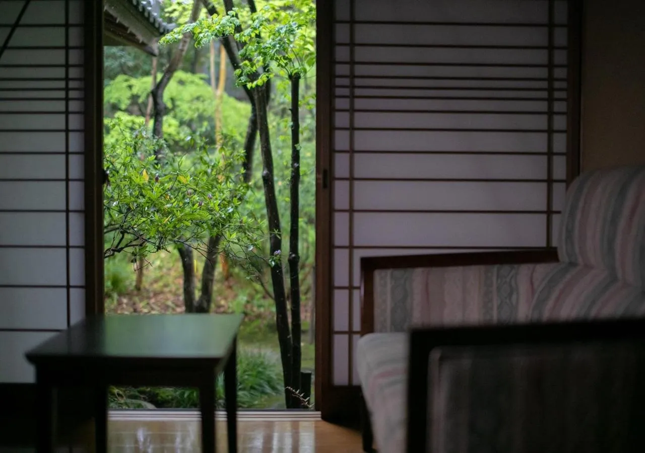 Yufuin Onsen Hinoharu Ryokan