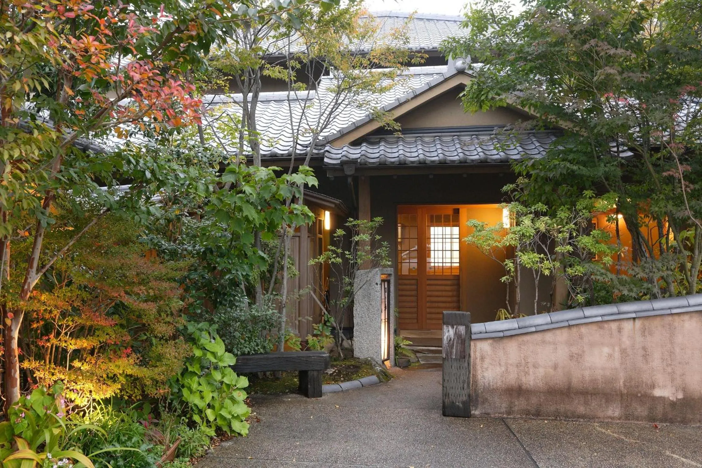 Facade/entrance in Yufuin Onsen Hinoharu Ryokan