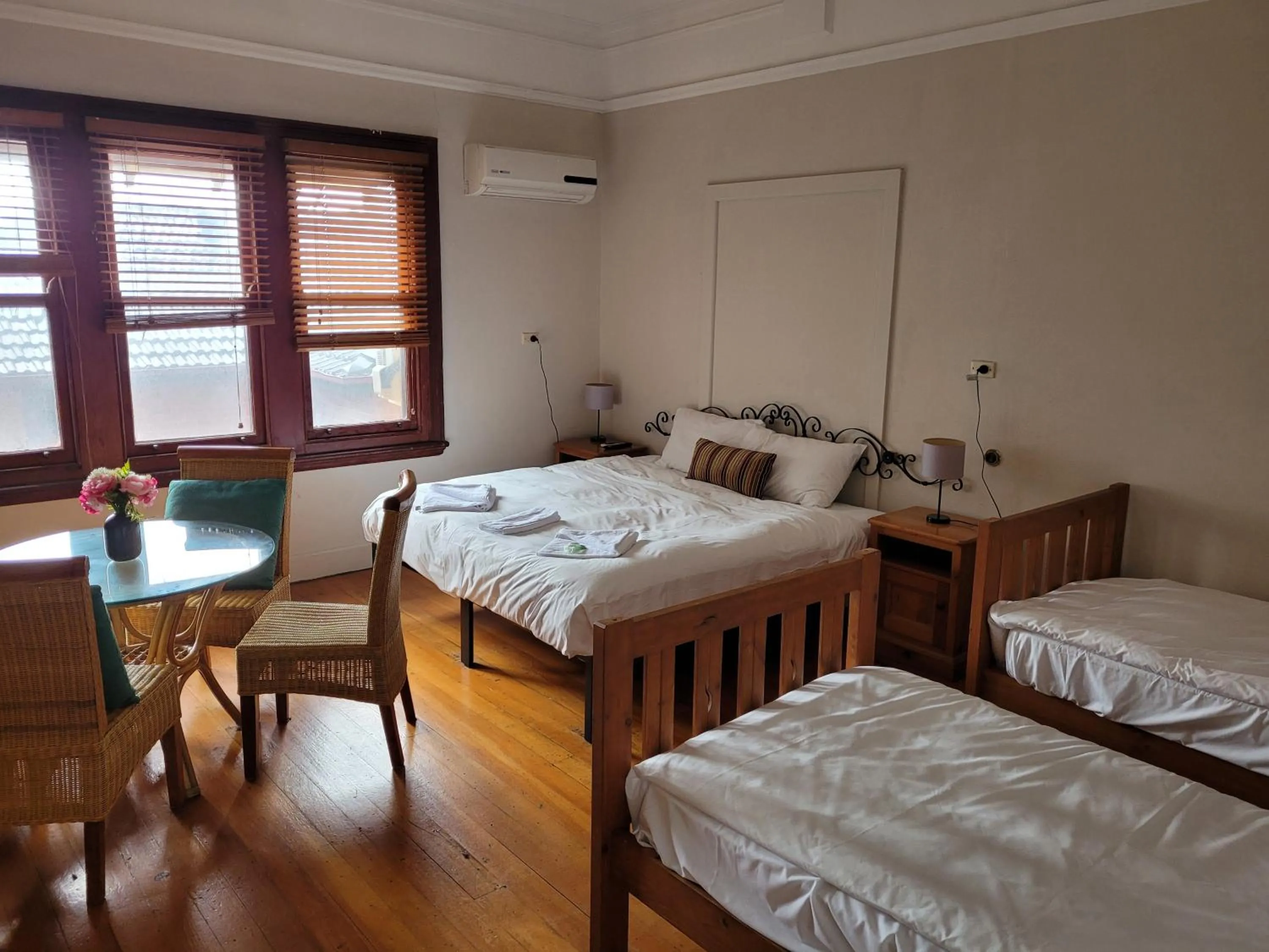 Bed in Burwood Bed and Breakfast