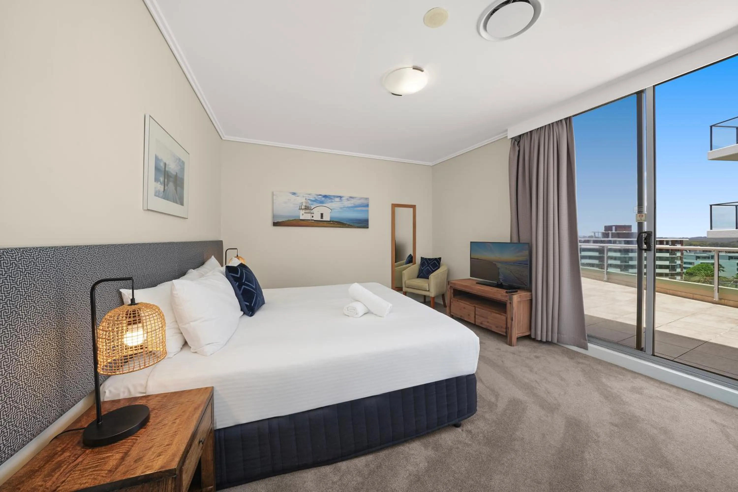 Bedroom, Bed in Mantra The Observatory