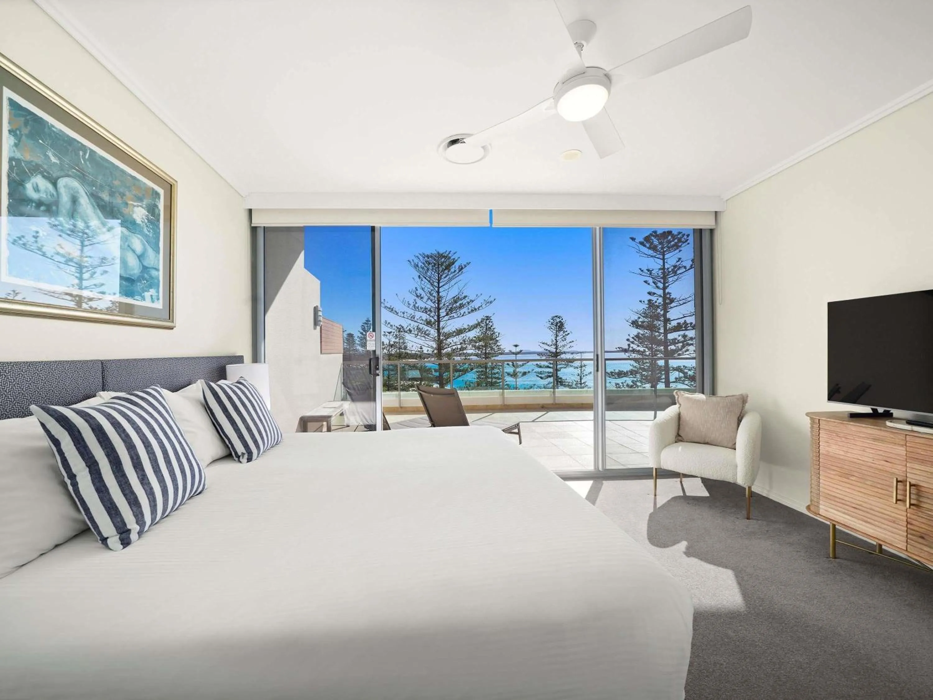 Bedroom, Bed in Mantra The Observatory