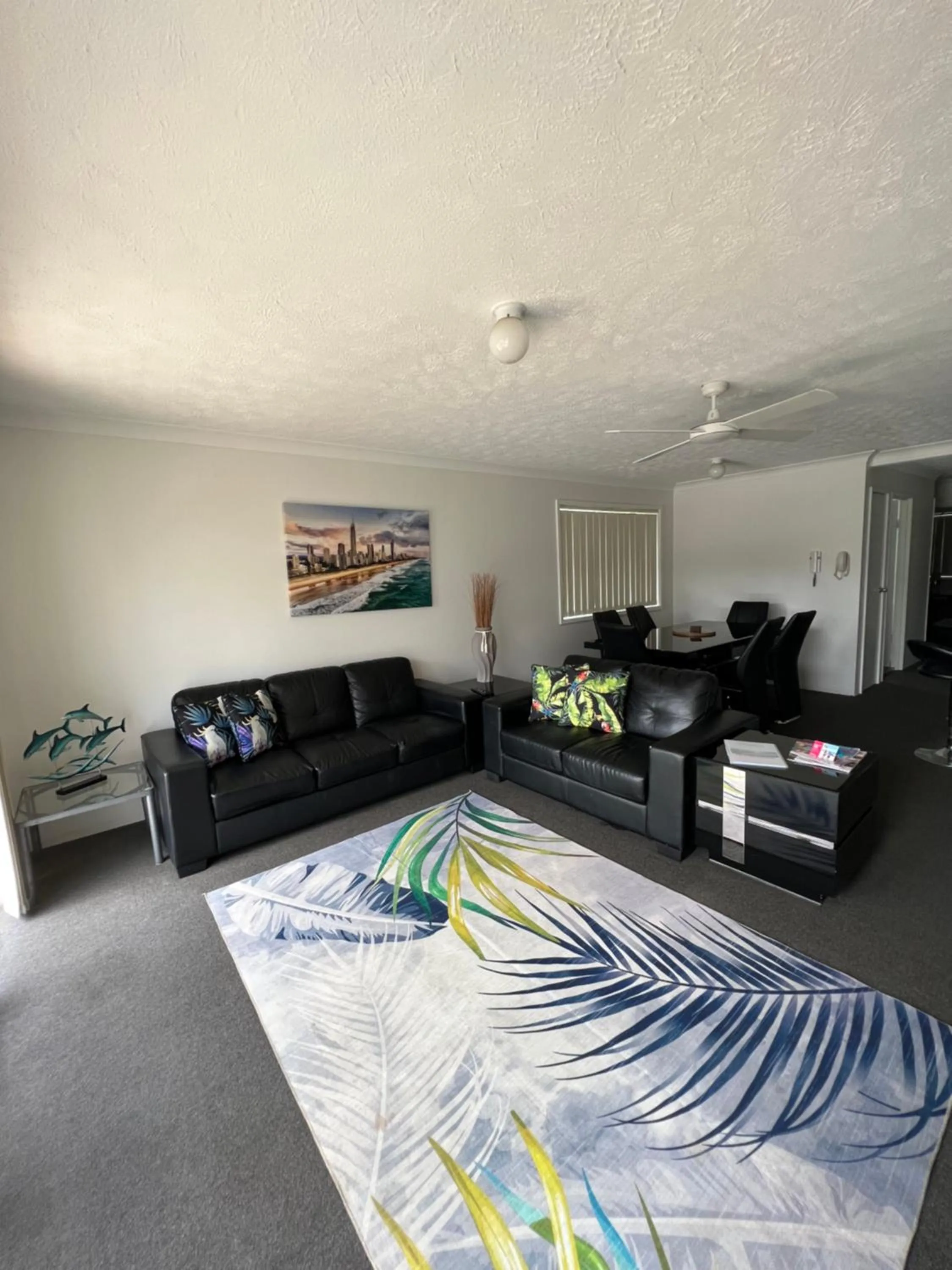 Living room in Cascade Gardens Apartments