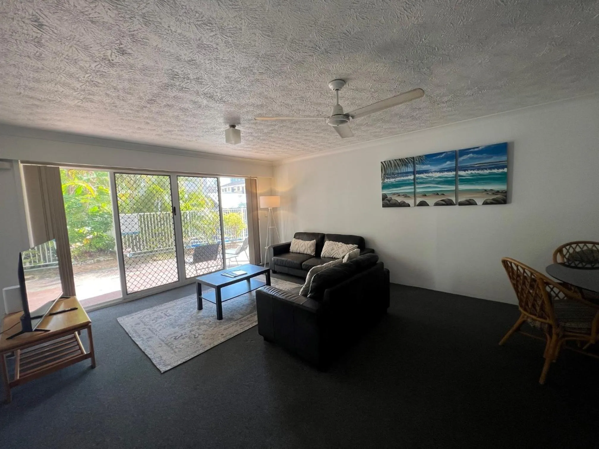 Living room in Cascade Gardens Apartments