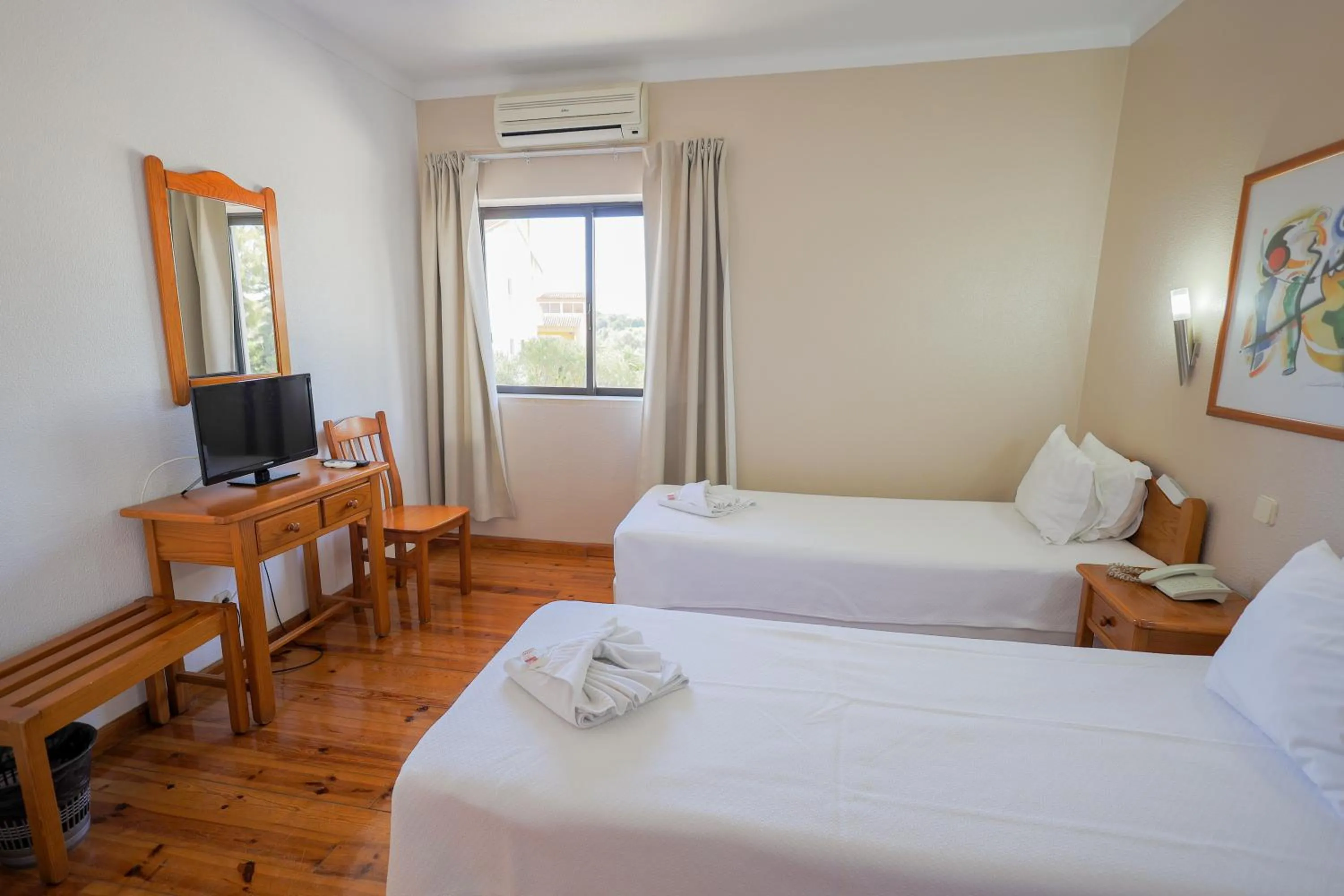 Bed in Portimão Center Hotel by Umbral