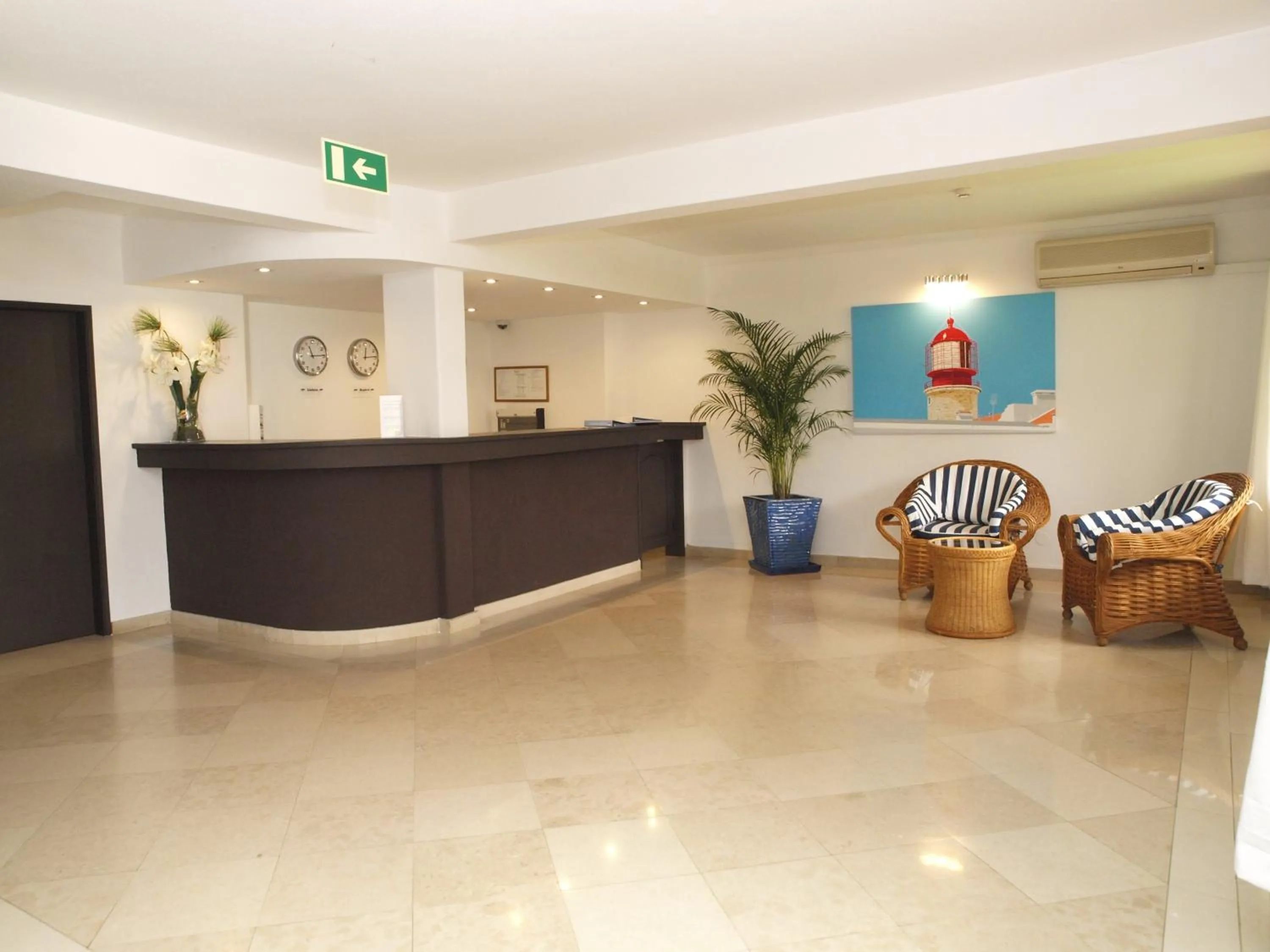Lobby or reception in Portimão Center Hotel