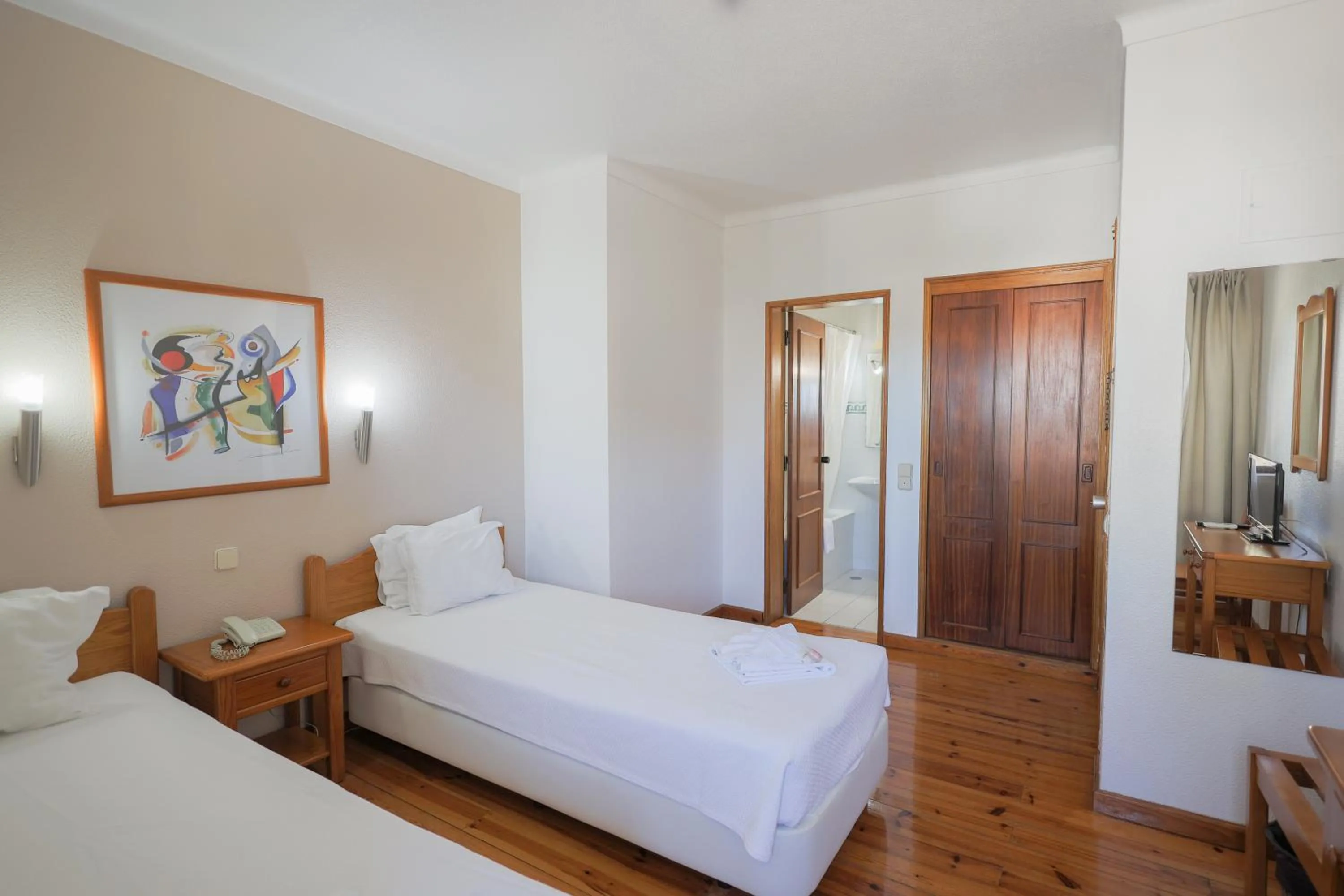 Bed in Portimão Center Hotel by Umbral