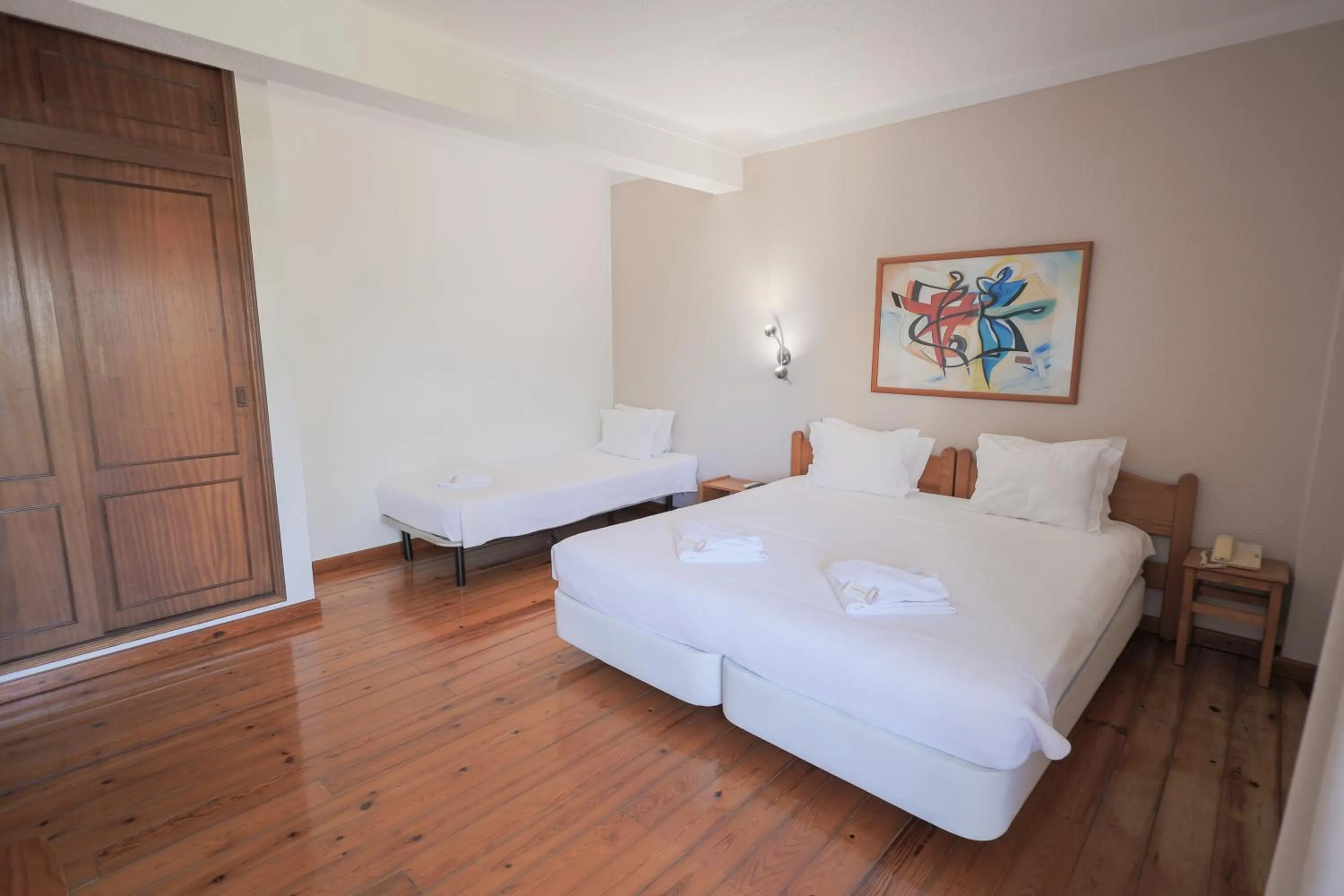 Bedroom, Bed in Portimão Center Hotel by Umbral