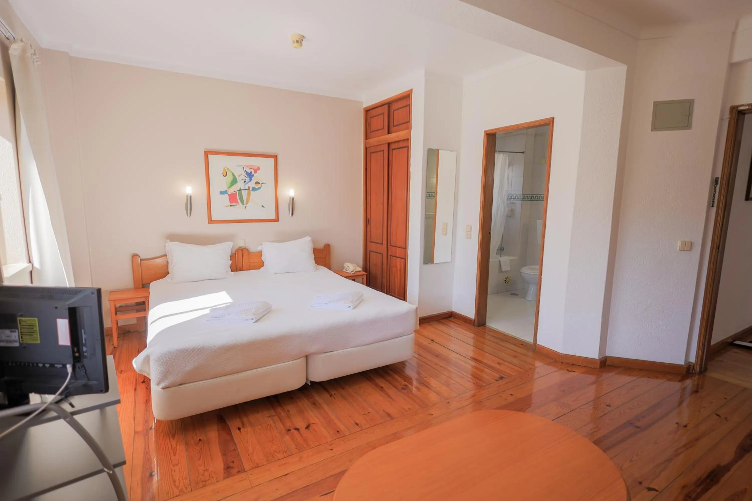 Bedroom, Bed in Portimão Center Hotel by Umbral