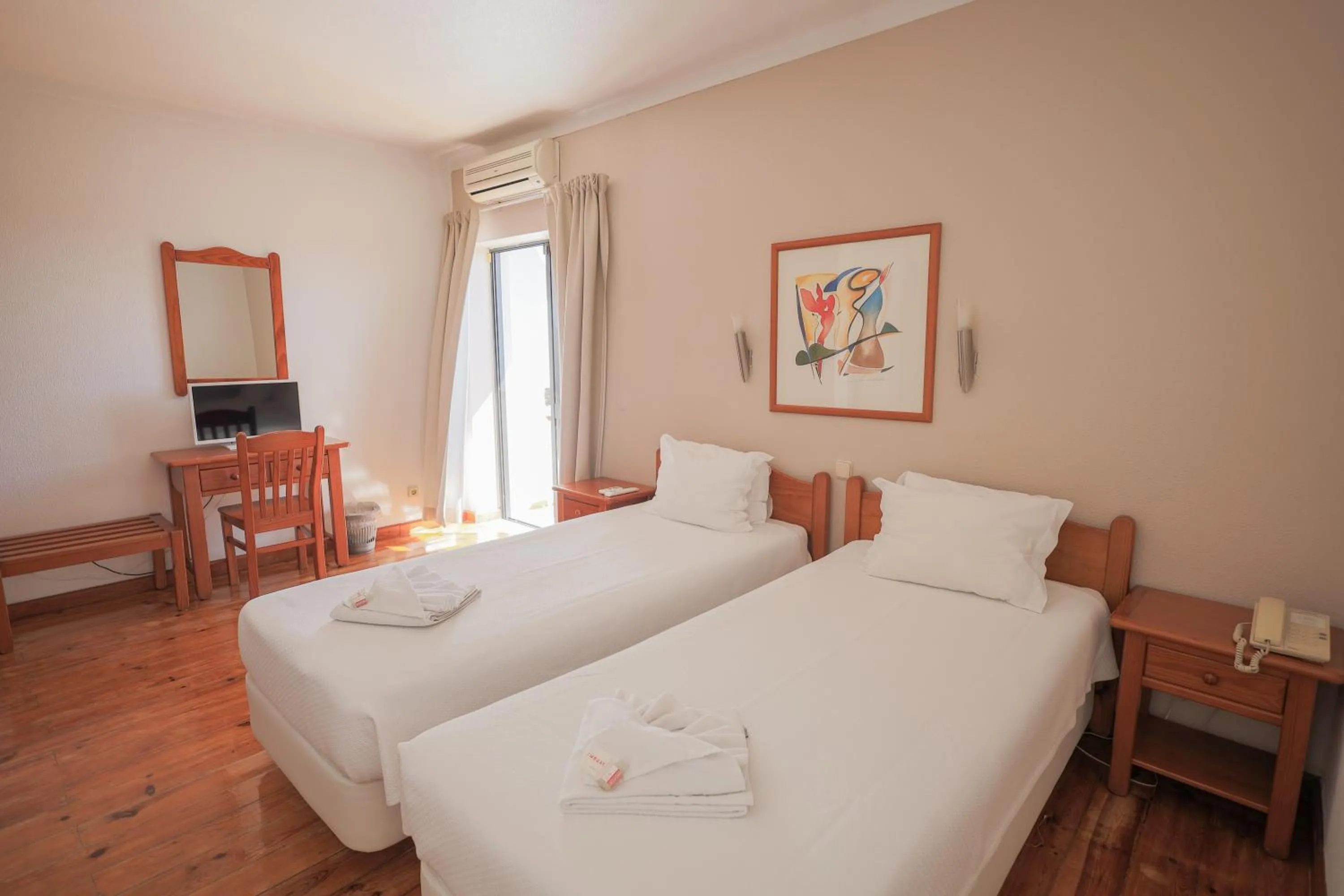 Bed in Portimão Center Hotel by Umbral