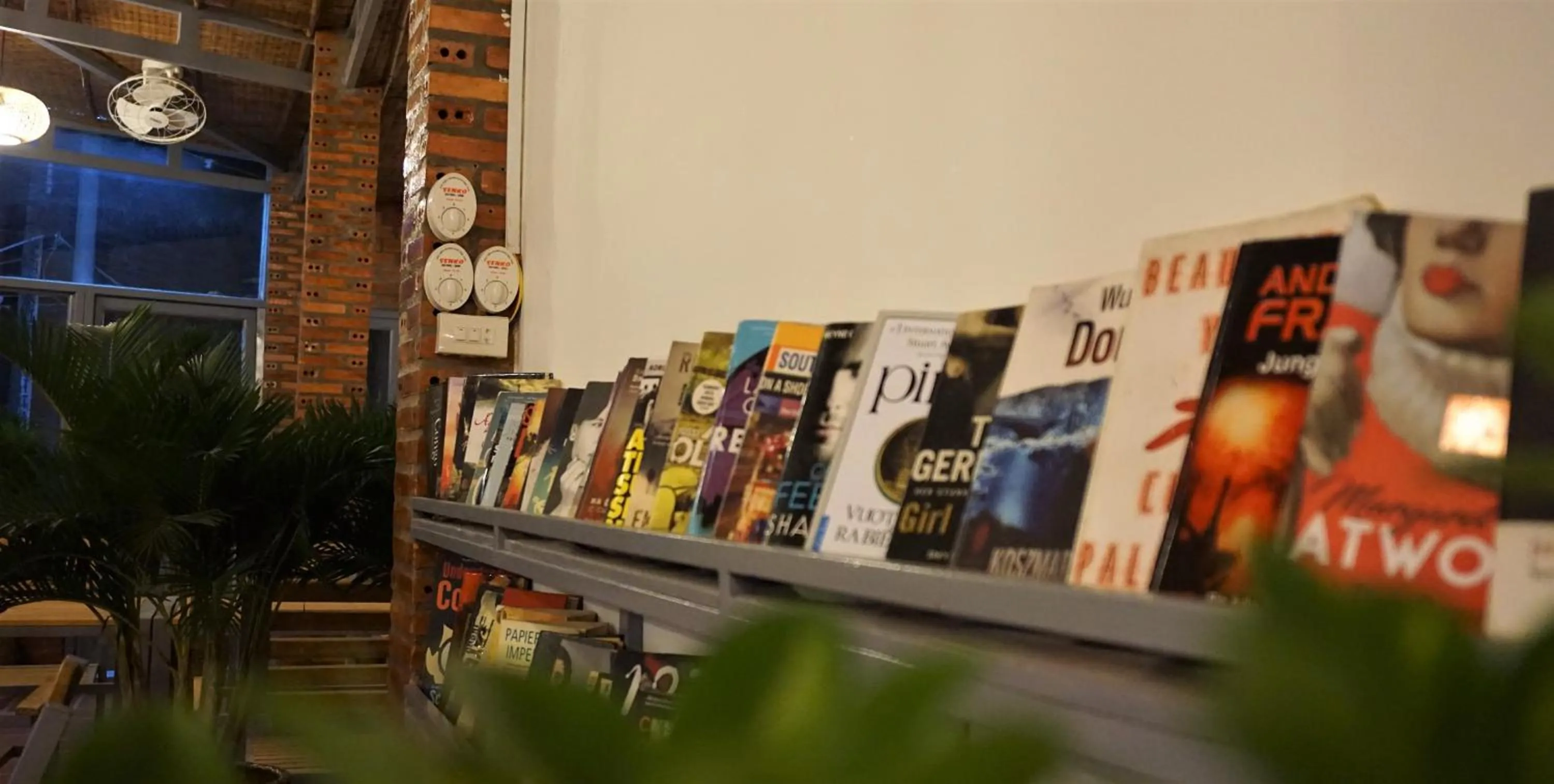 Library in Canary Bungalow