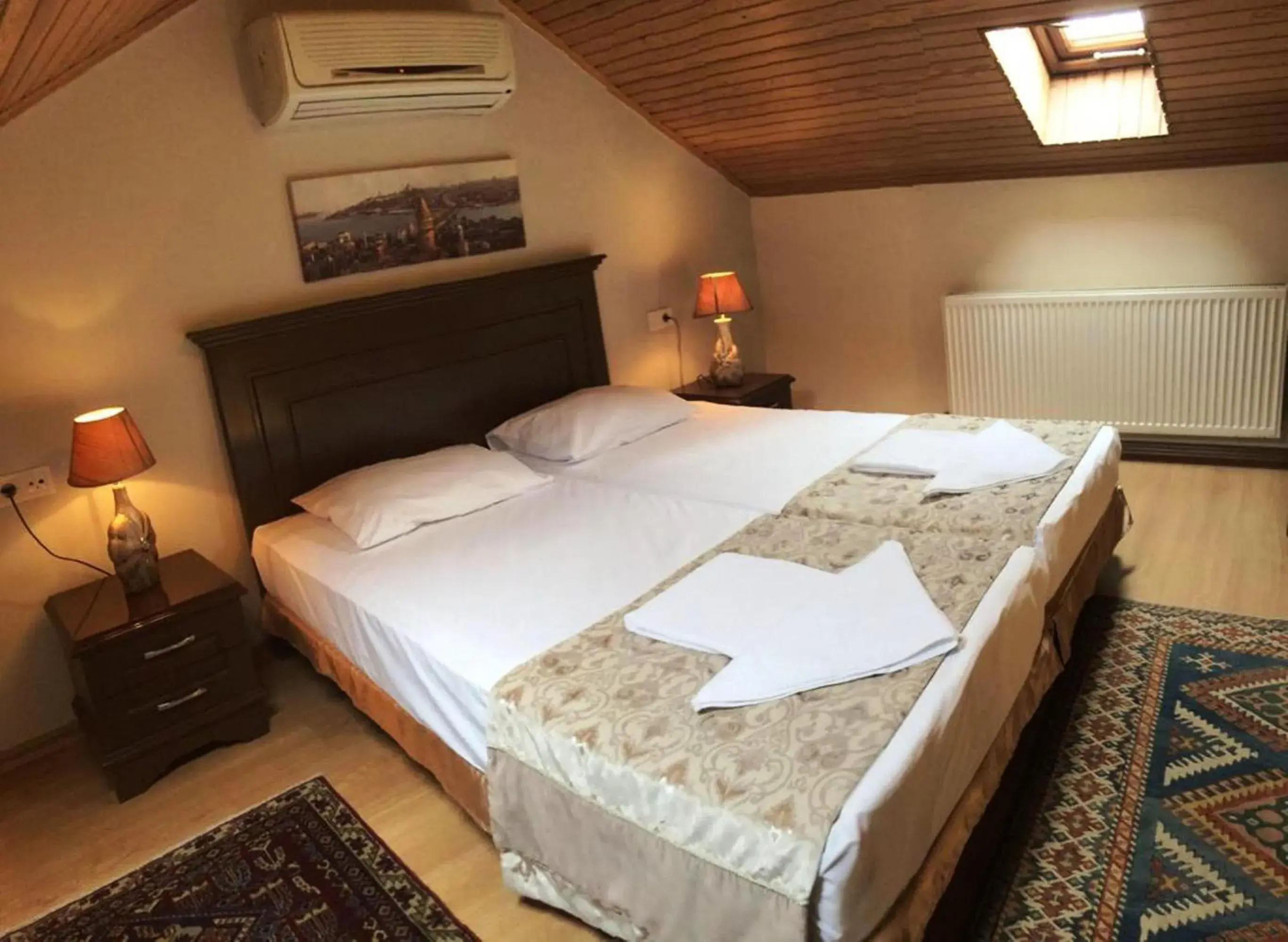 Budget Twin Room in Emirhan Hotel, Sultanahmet Budget Twin Room in Emirhan Hotel, Sultanahmet