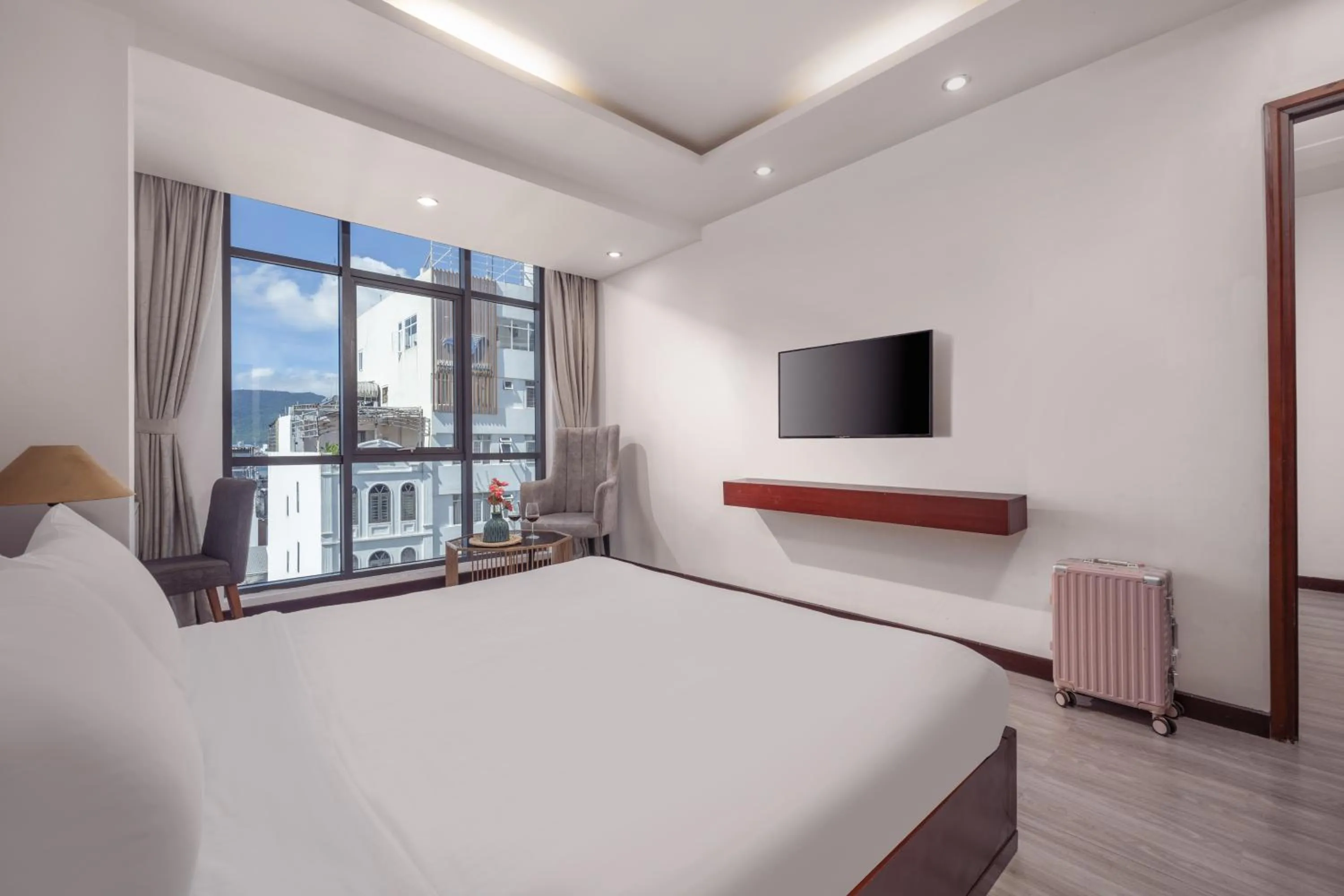 Bed in Star Hotel and Fitness- Free Sauna