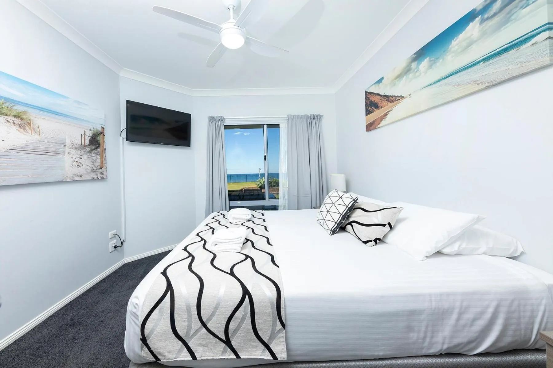 Bed in Meridian Beachside Apartments