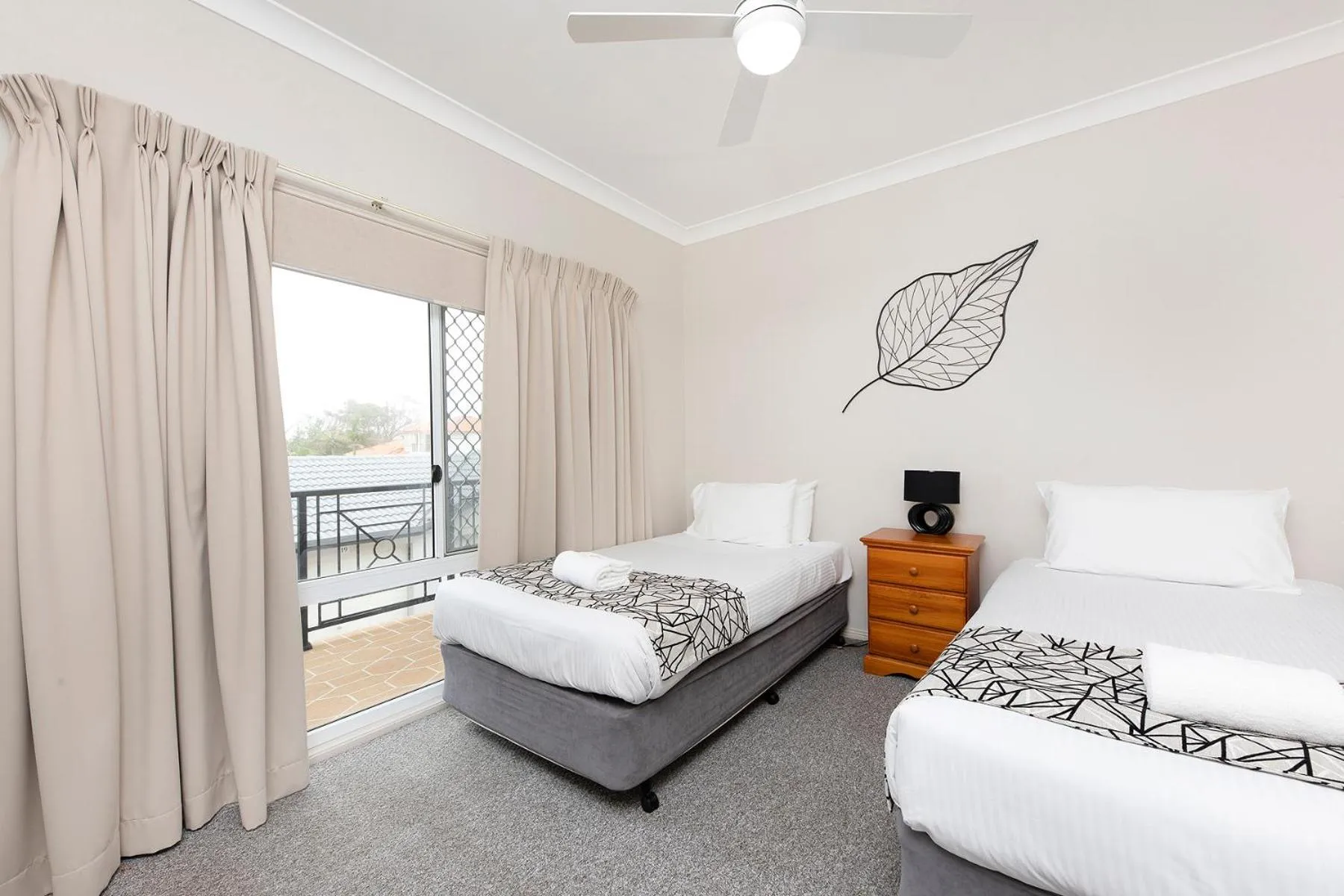 Bed in Meridian Beachside Apartments