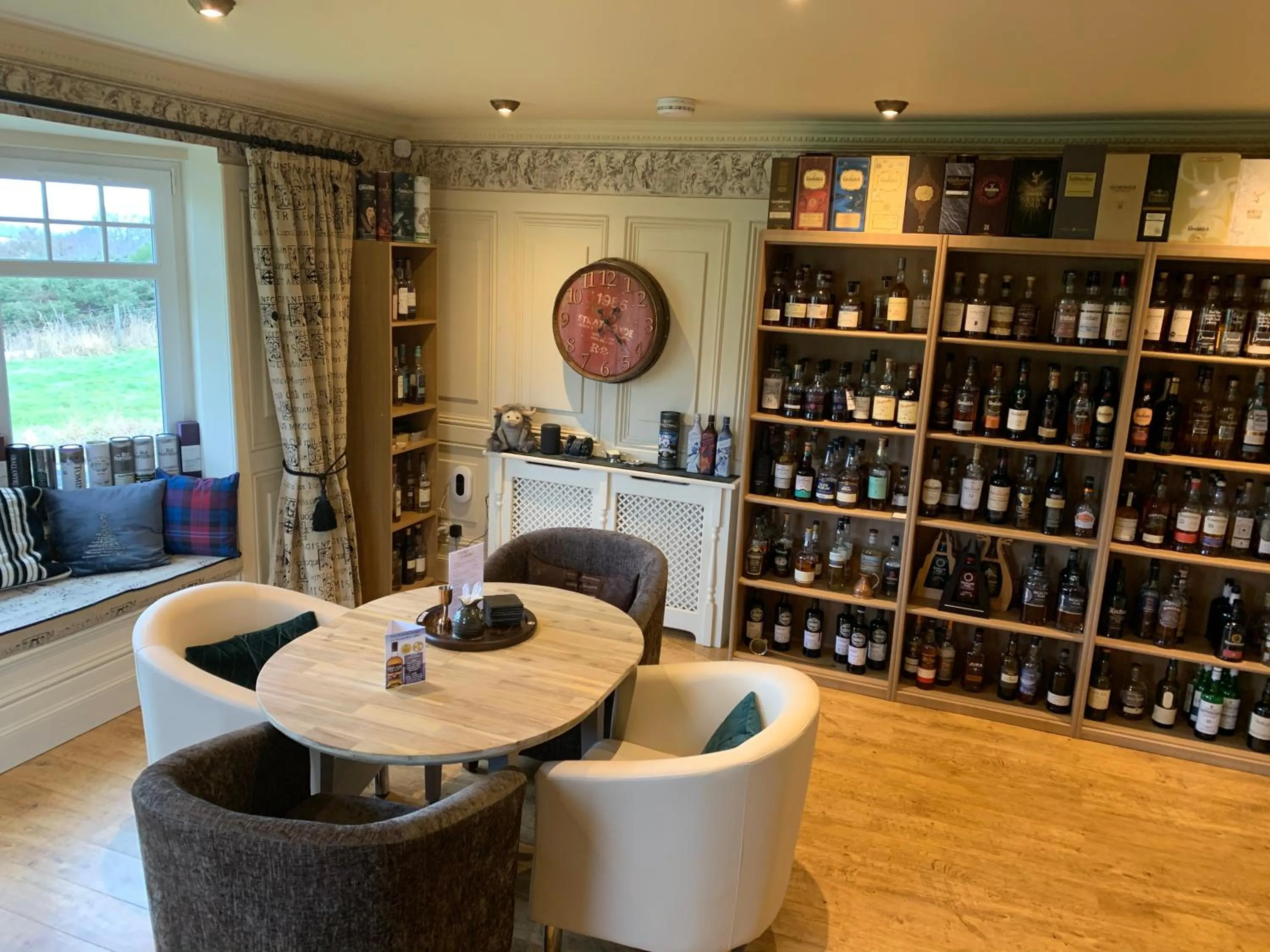 Lounge or bar in The Gables Whisky B&B