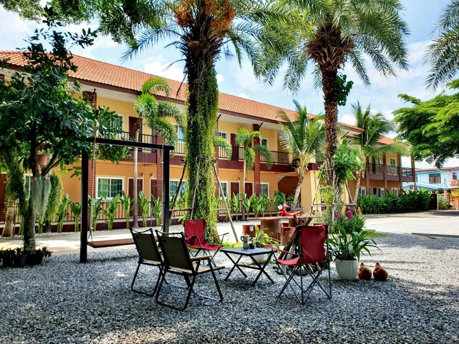 Bansuanrimnam Pakchong Resort