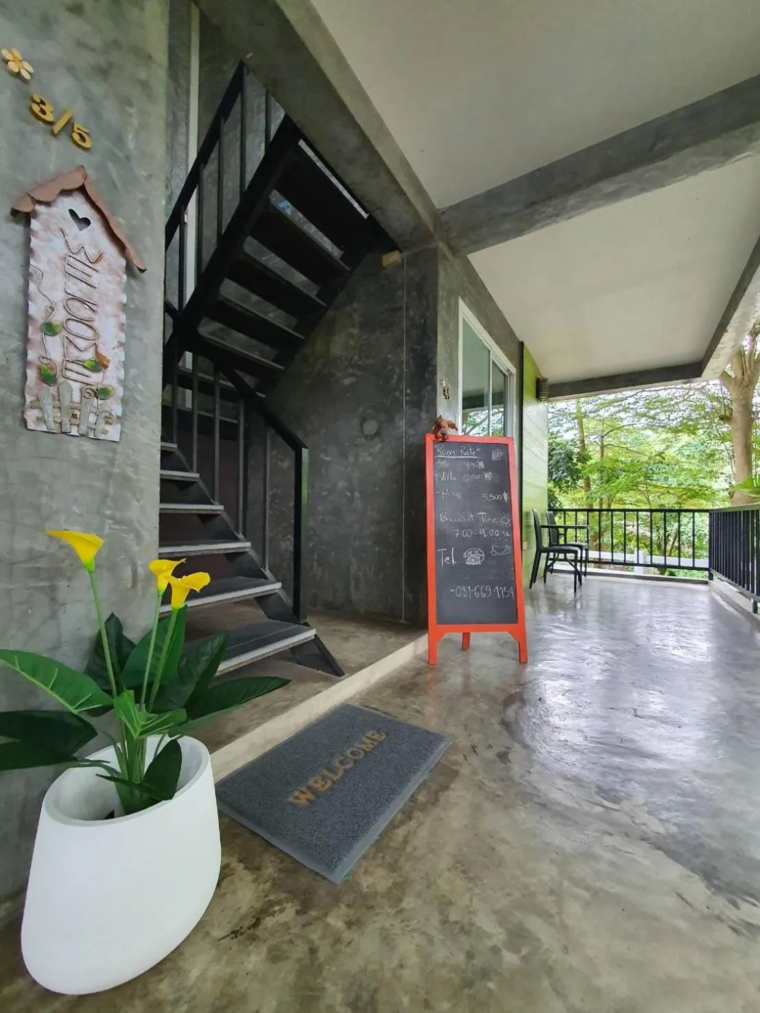 Property building in Bansuanrimnam Pakchong Resort