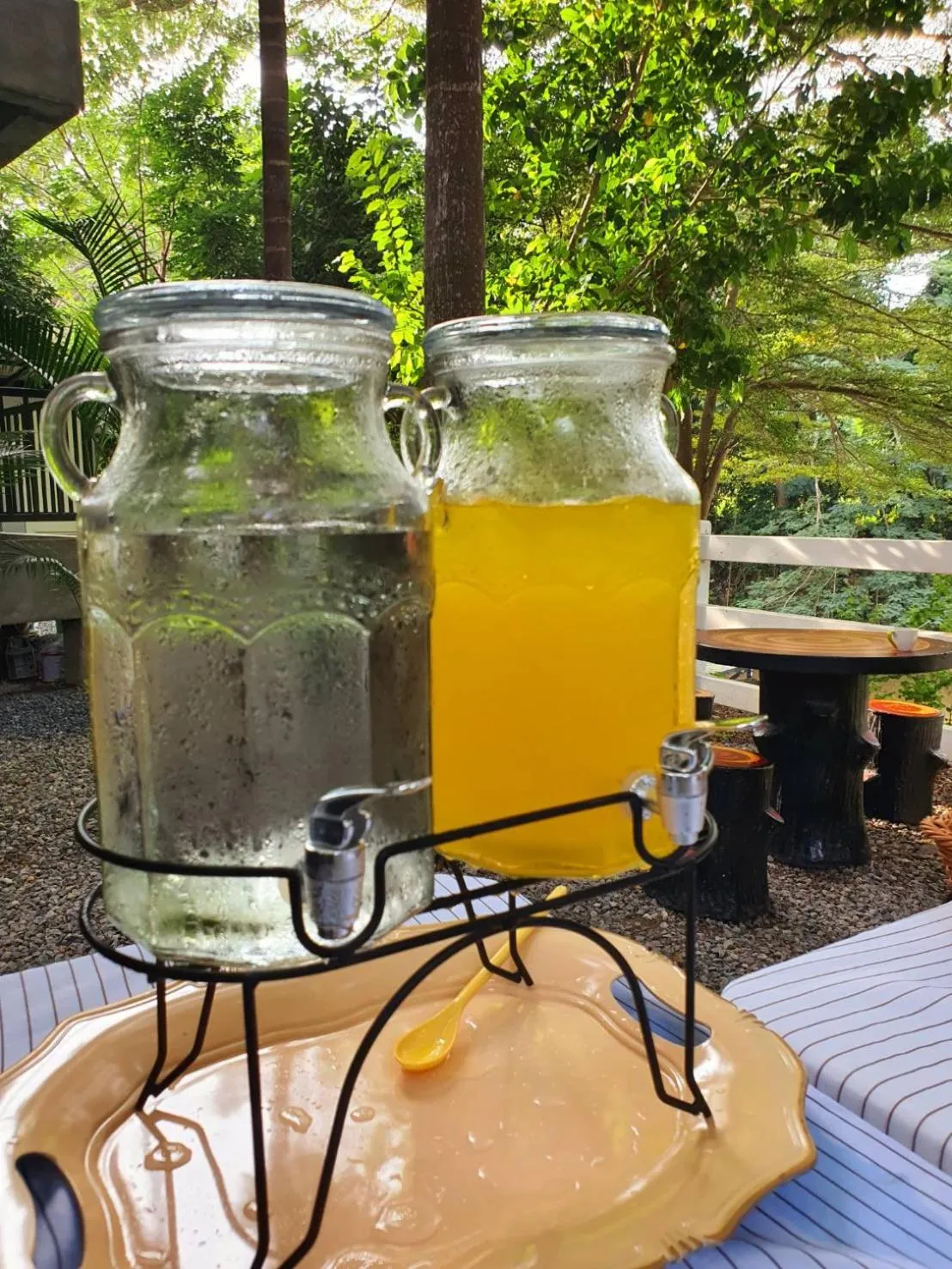 Bansuanrimnam Pakchong Resort