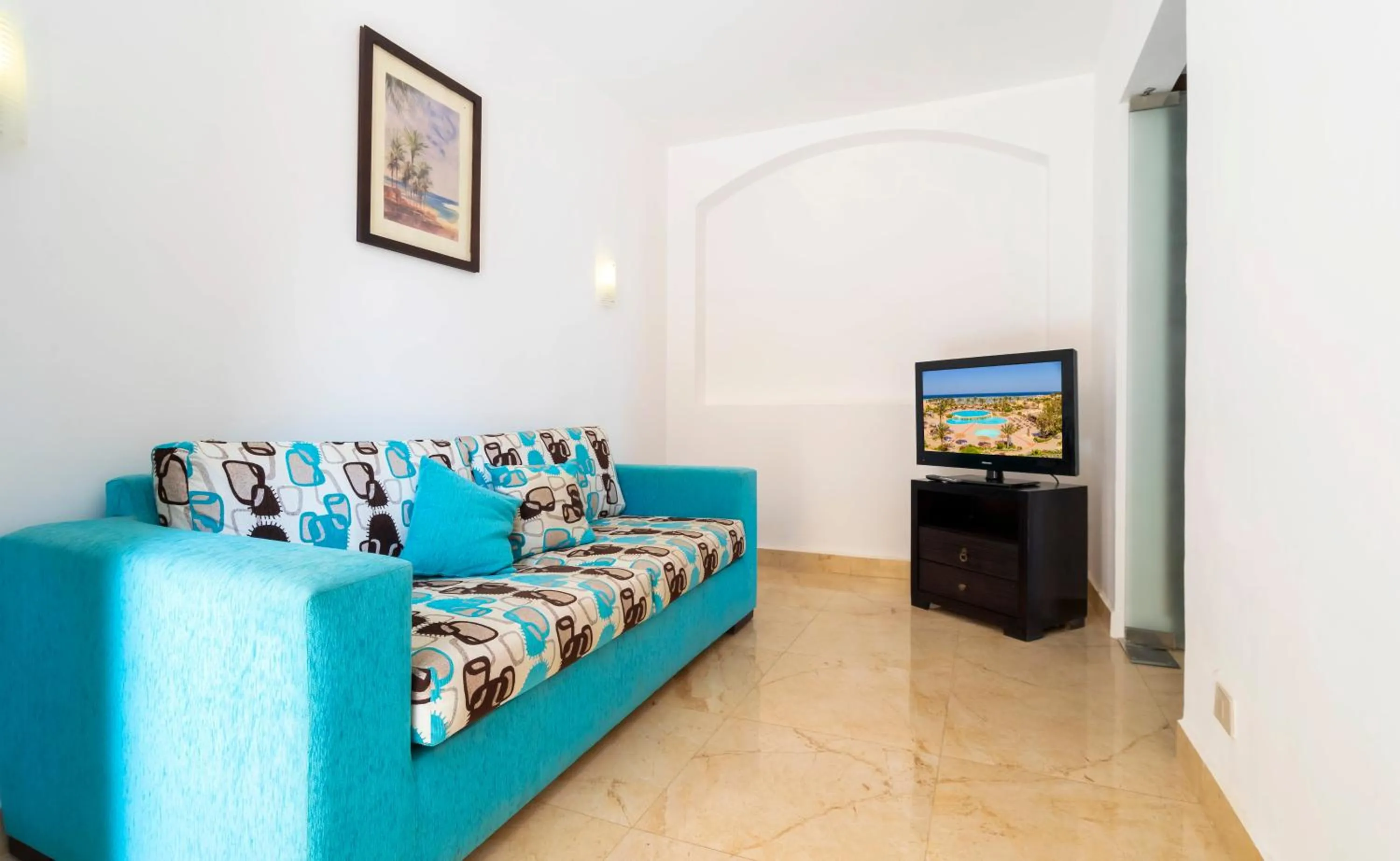 Communal lounge/ TV room in Blend Elphistone Resort Marsa Alam