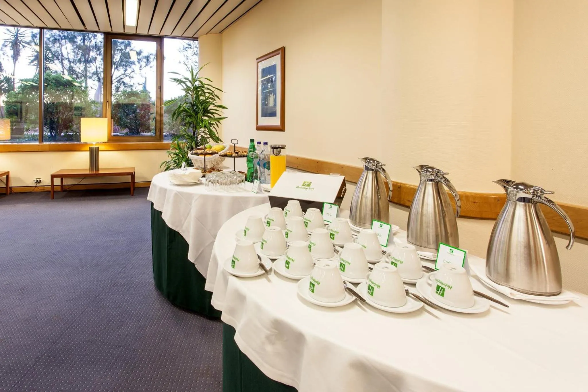 Meeting/conference room in Holiday Inn Lisbon-Continental by IHG