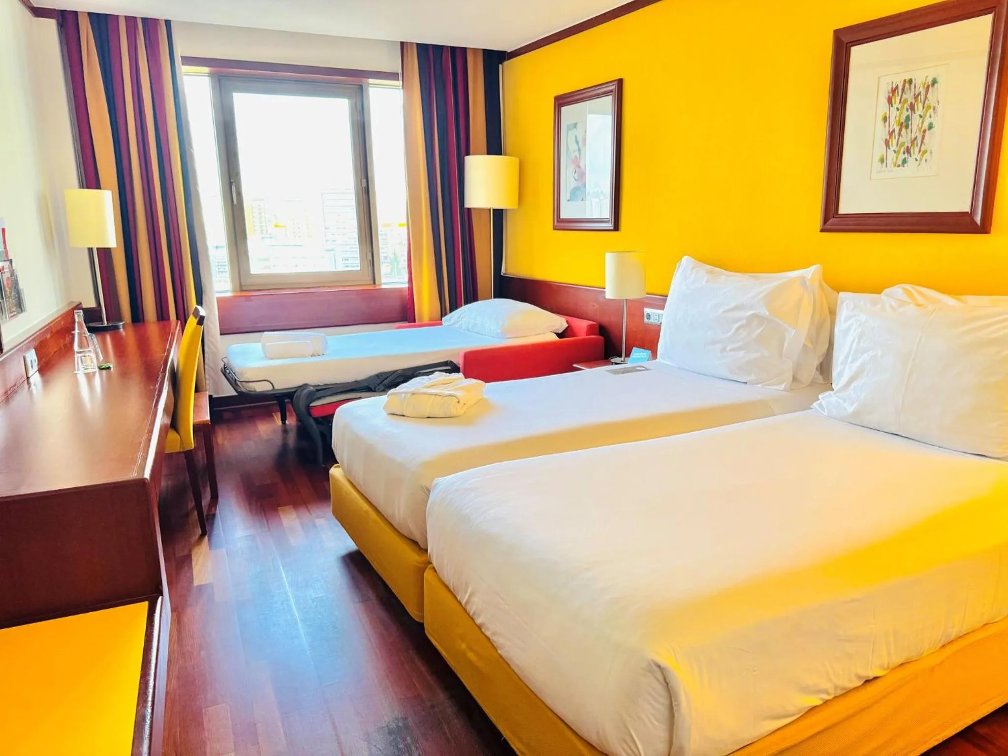 Photo of the whole room, Bed in Holiday Inn Lisbon-Continental by IHG