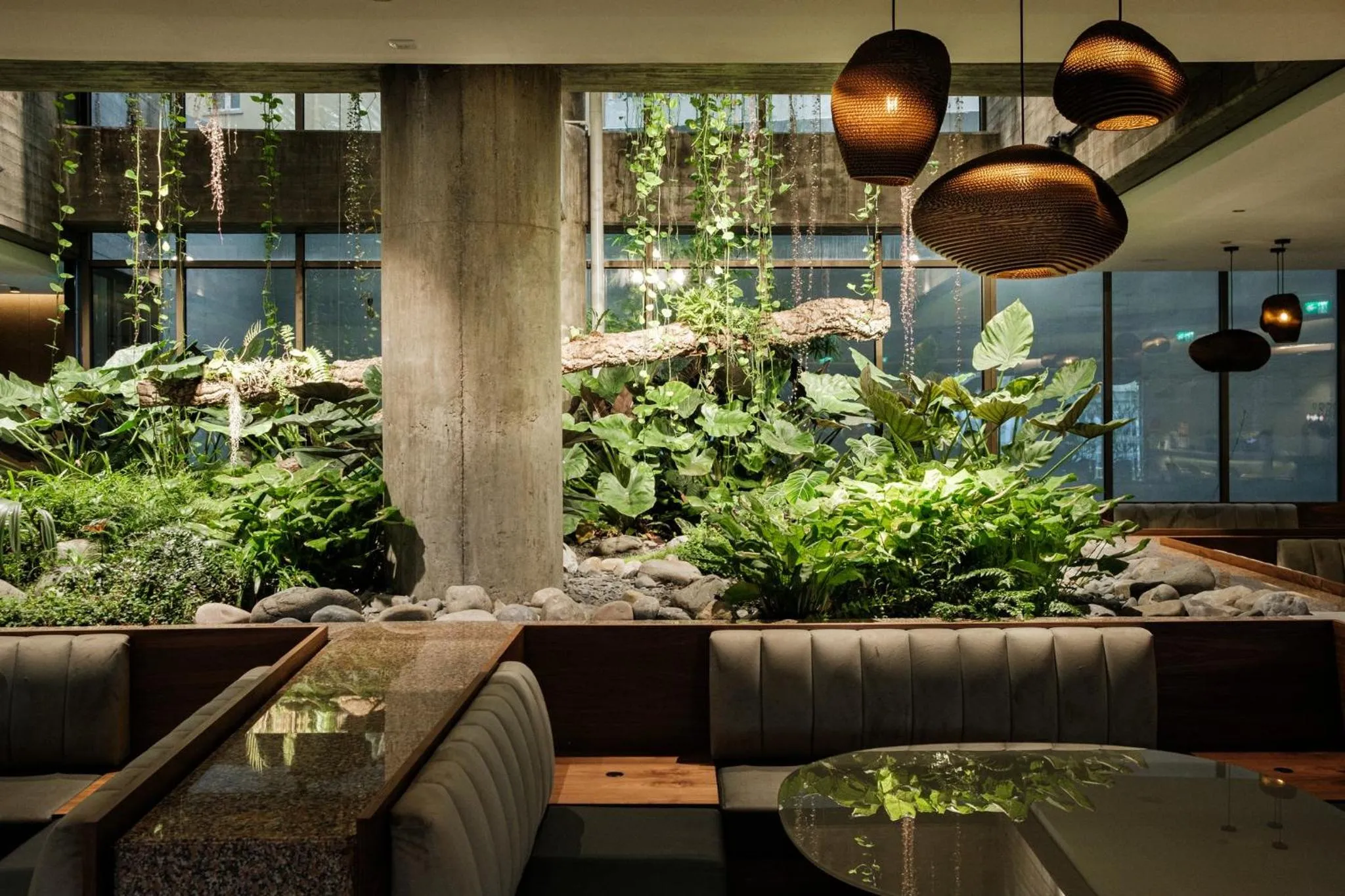 Lounge or bar in Holiday Inn Lisbon-Continental by IHG