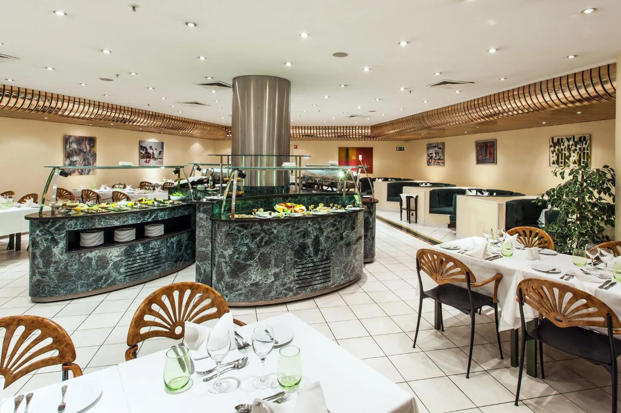 Restaurant/places to eat in Holiday Inn Lisbon-Continental by IHG