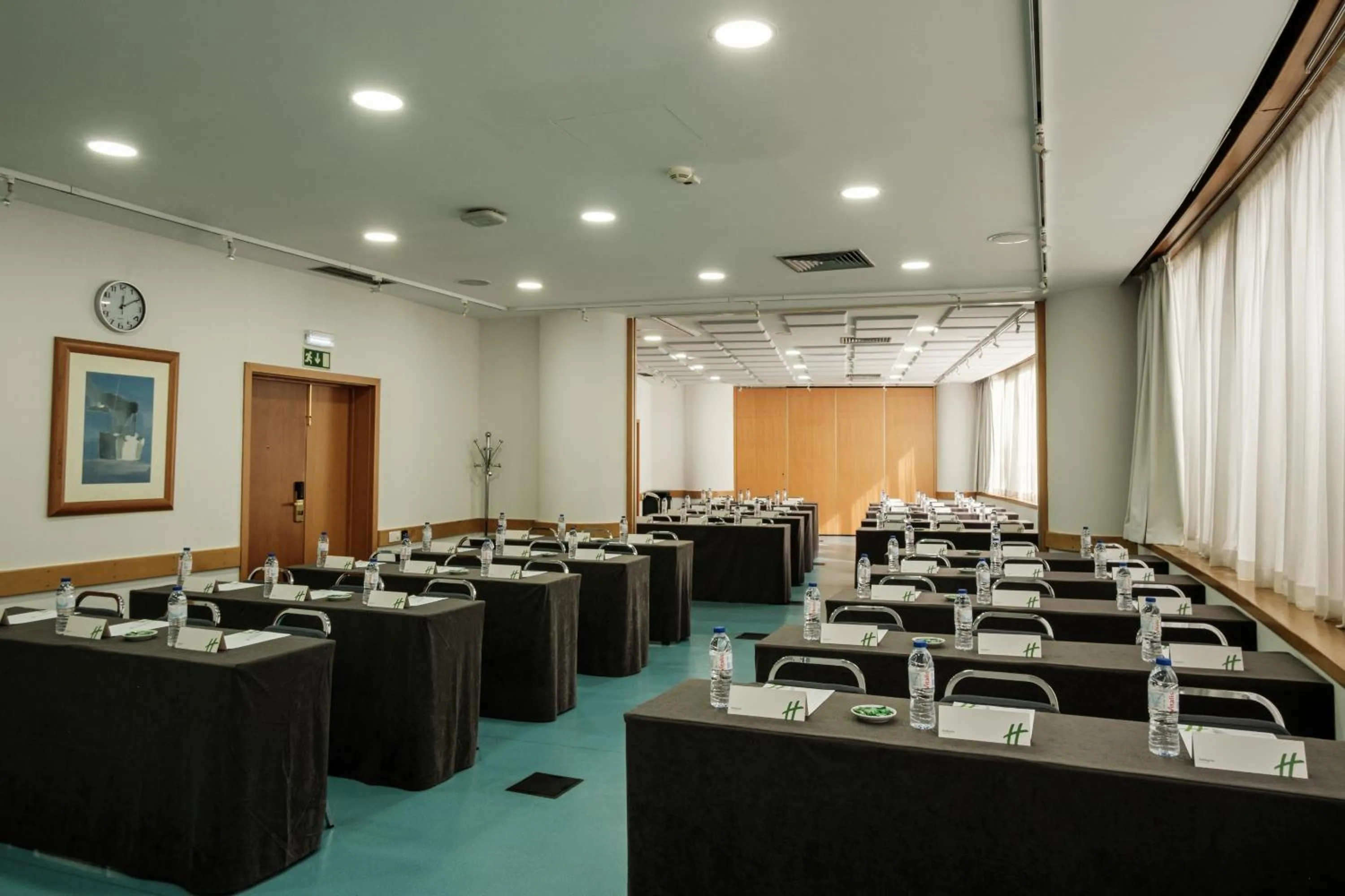 Meeting/conference room in Holiday Inn Lisbon-Continental by IHG