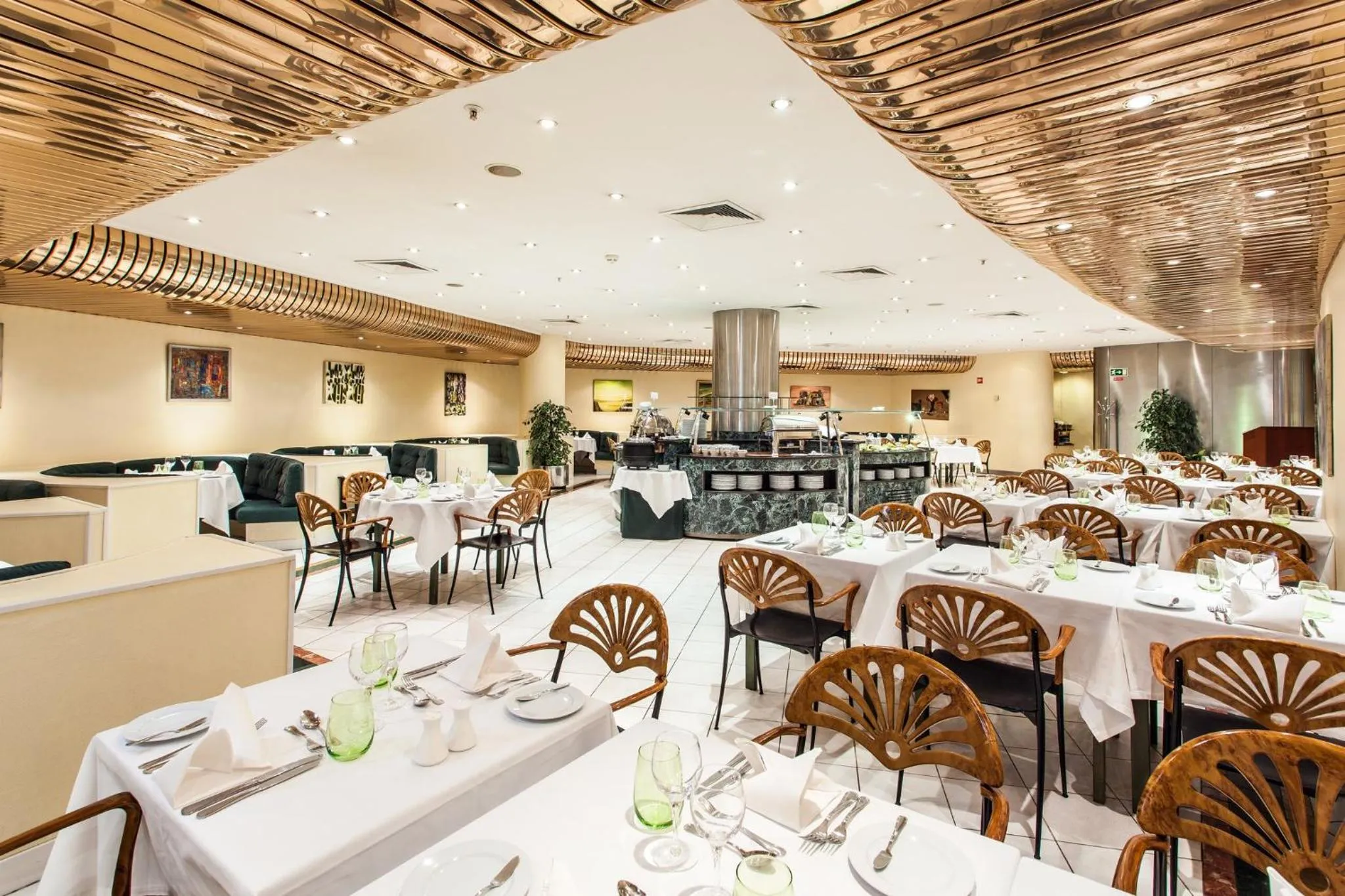 Restaurant/places to eat in Holiday Inn Lisbon-Continental by IHG