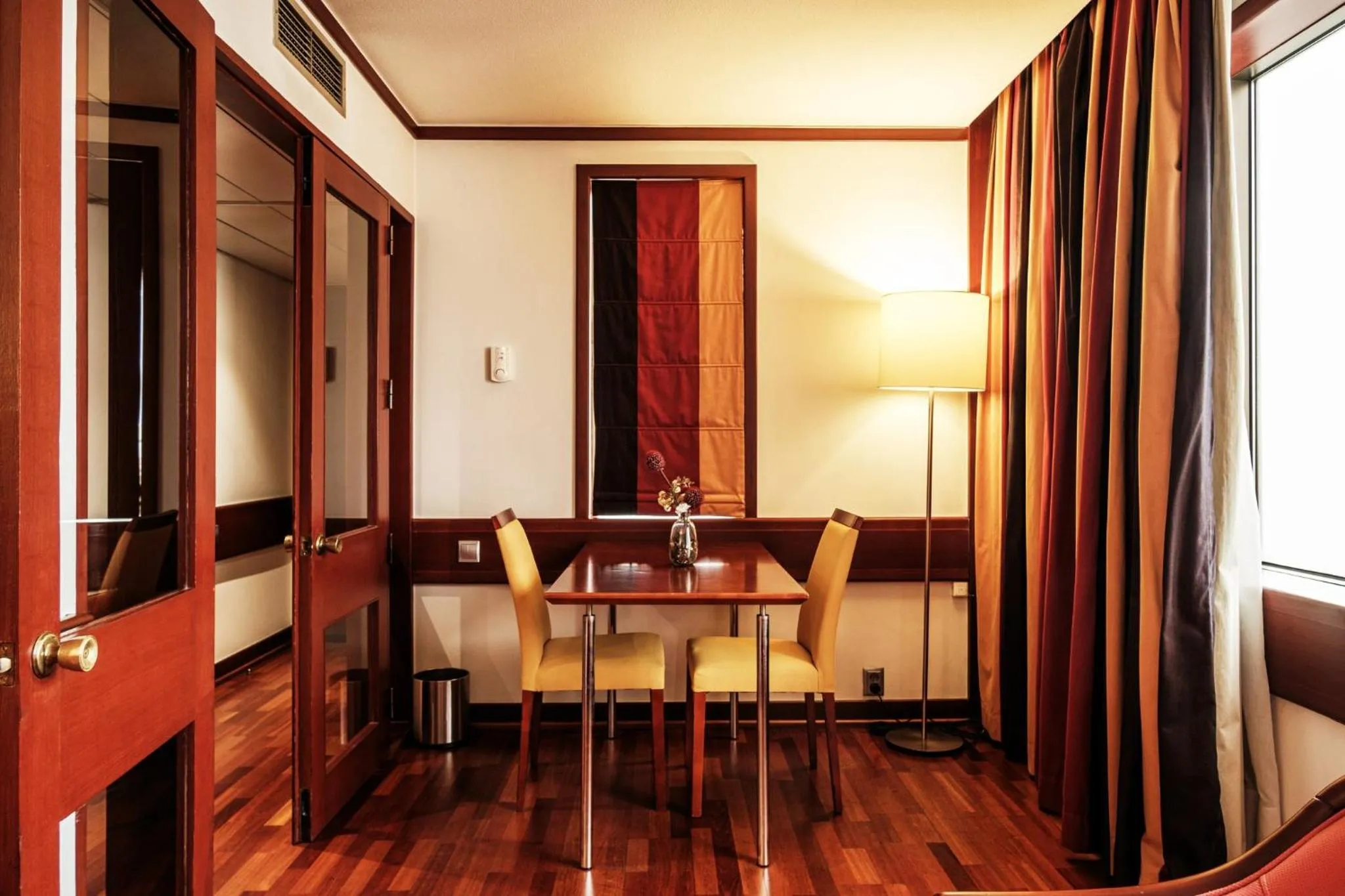 Photo of the whole room in Holiday Inn Lisbon-Continental by IHG