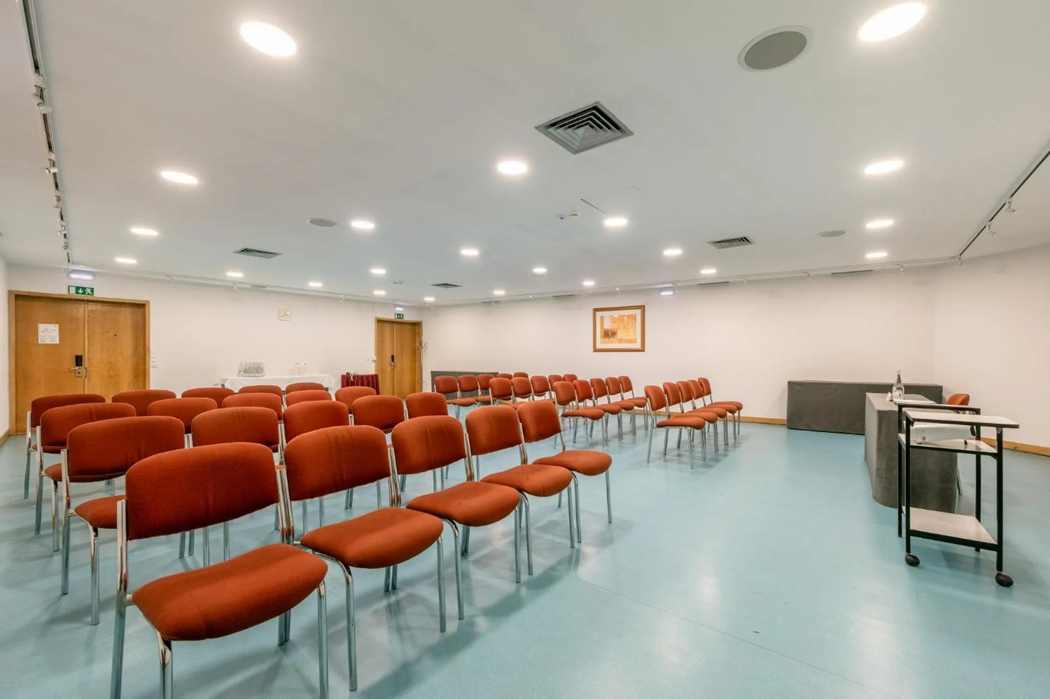 Meeting/conference room in Holiday Inn Lisbon-Continental by IHG