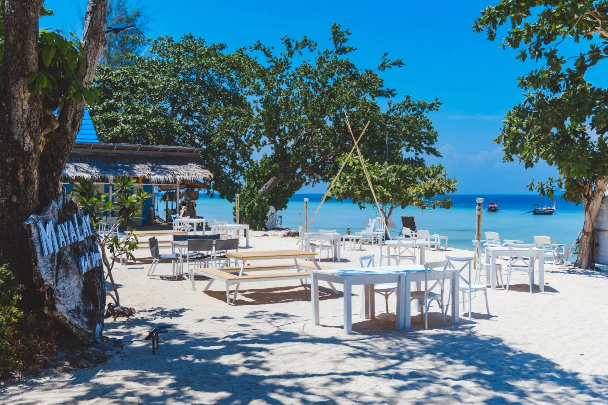 Day in Mayalay Resort-Green Hotel