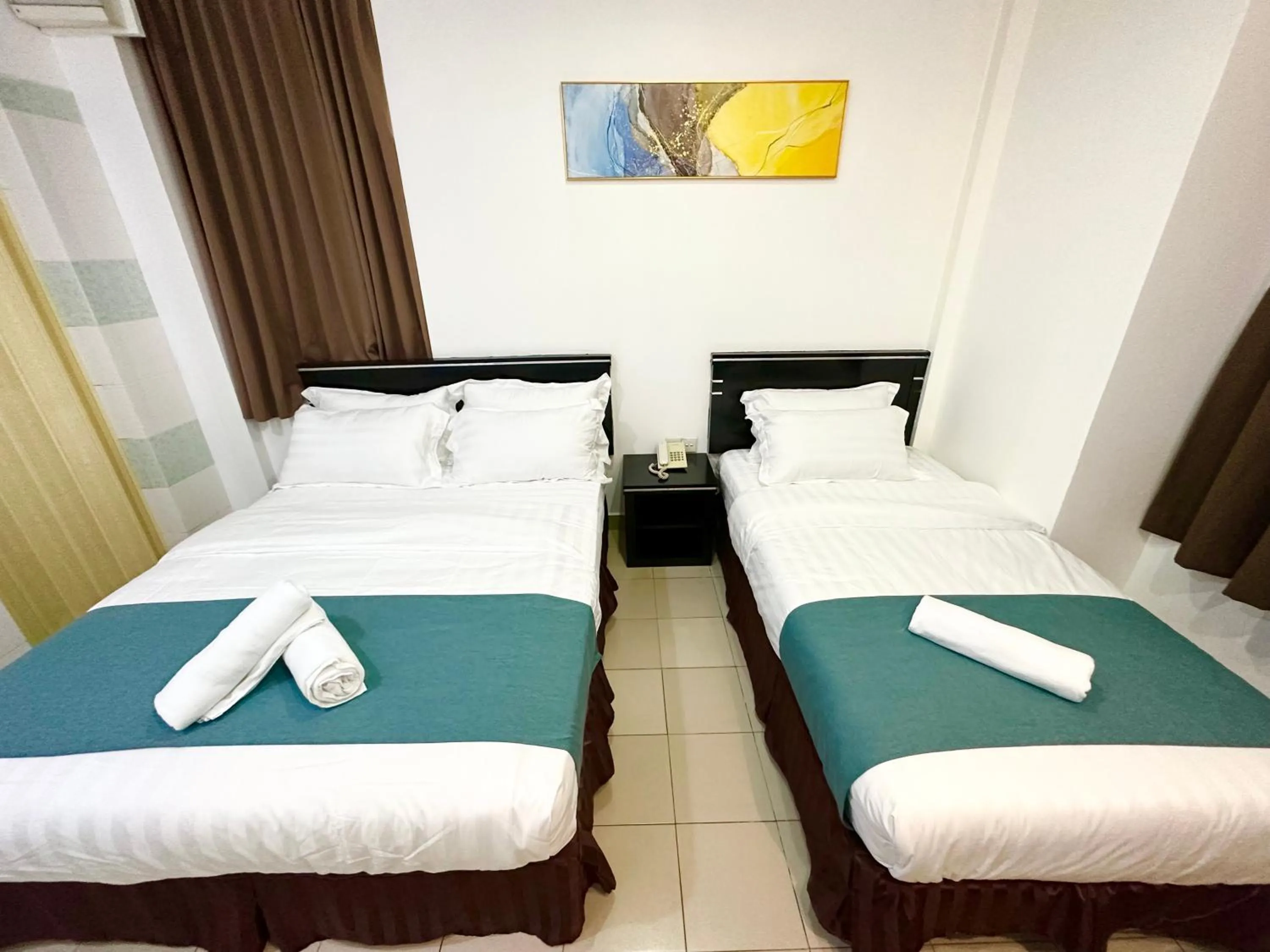 Bed in Hotel Tourist City Centre by HotSpot Essential