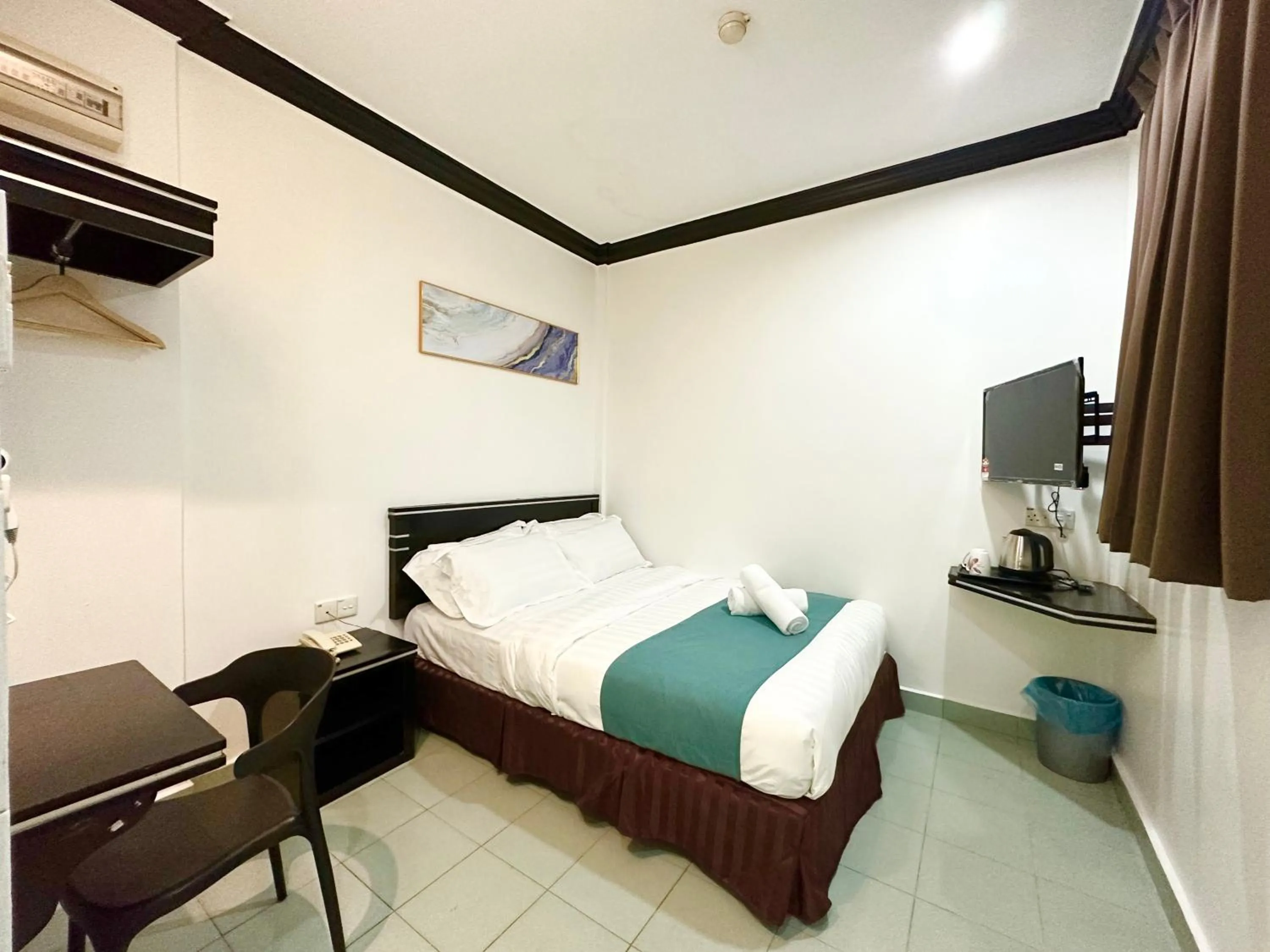 Bed in Hotel Tourist City Centre by HotSpot Essential