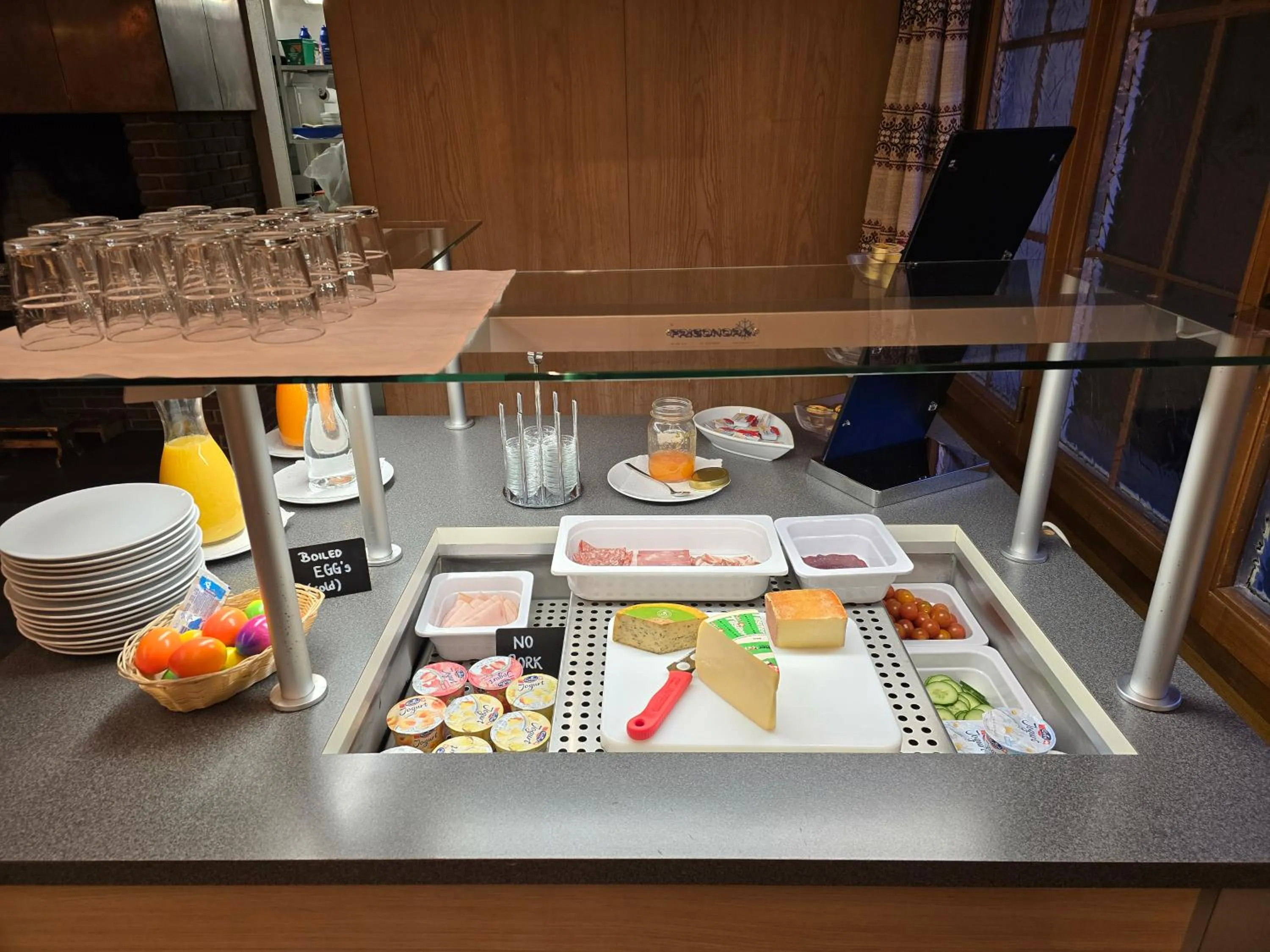 Buffet breakfast in Gasthof Hirschen in Wilderswil